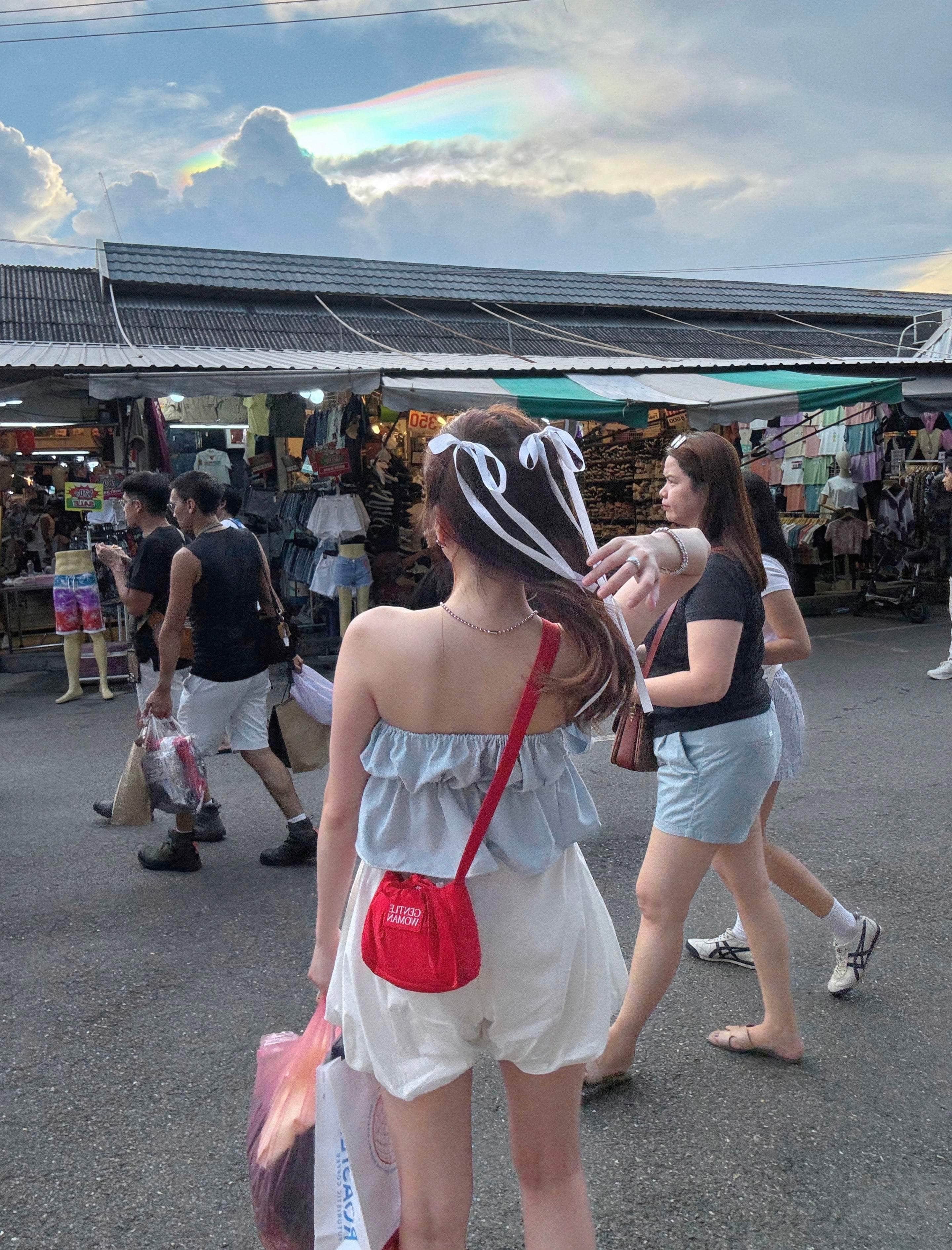 【瑕疵品❗️】立體感花束皺褶Top