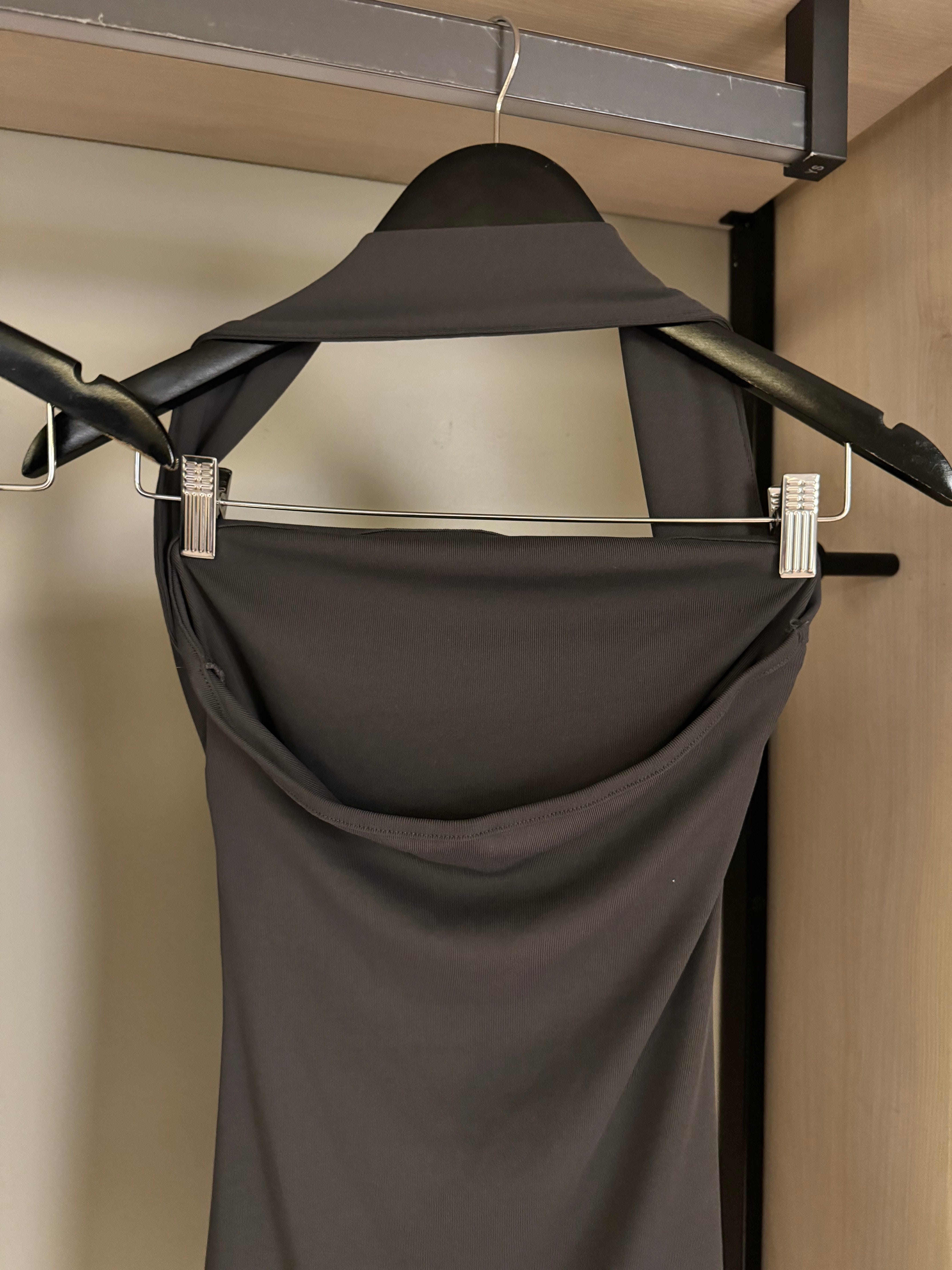 【泰國親身搜羅現貨🇹🇭】Grand Daily Collection🍸|掛頸顯線條連身短裙