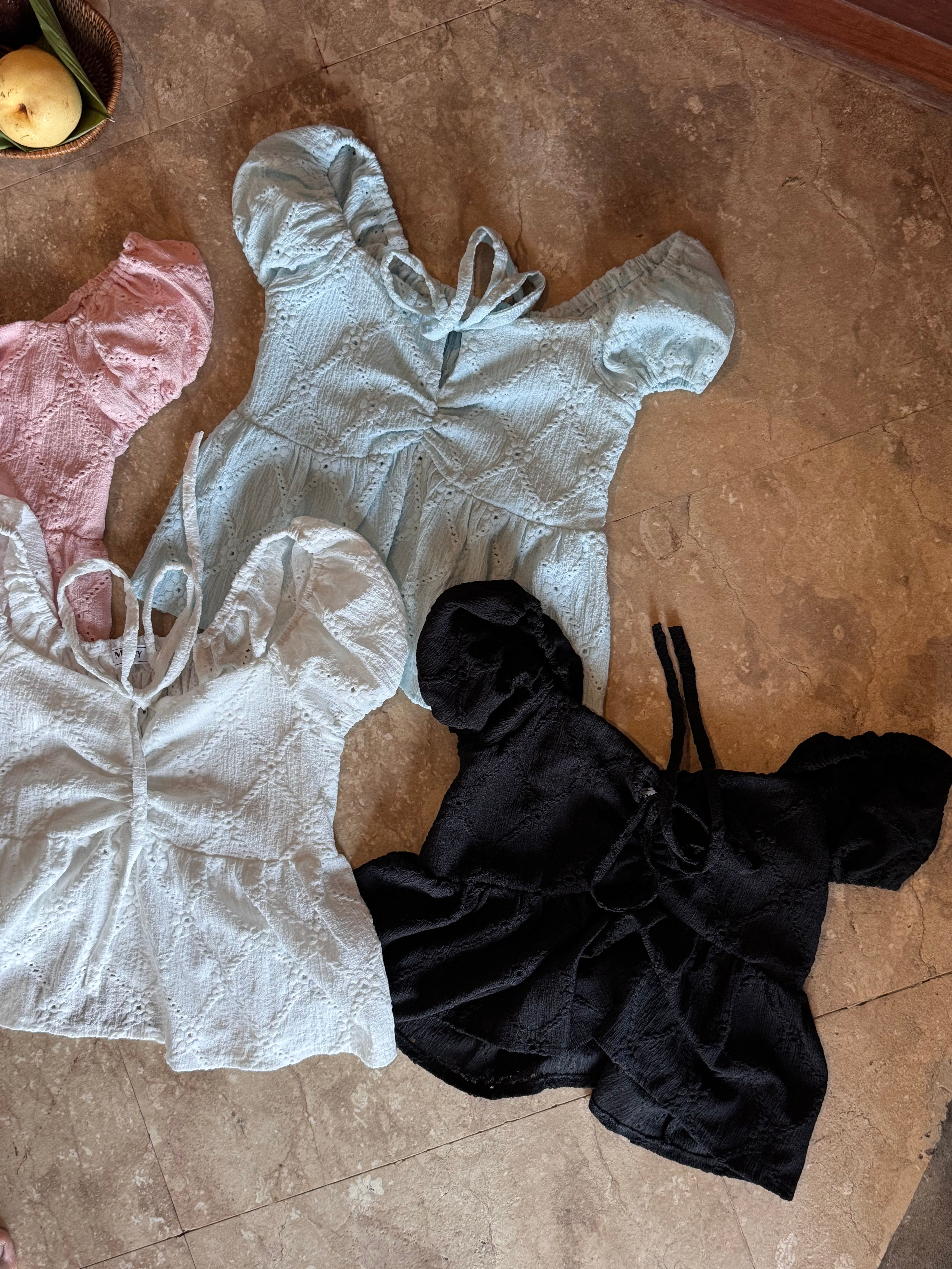 【瑕疵品❗️】2-ways通花綁帶上衣