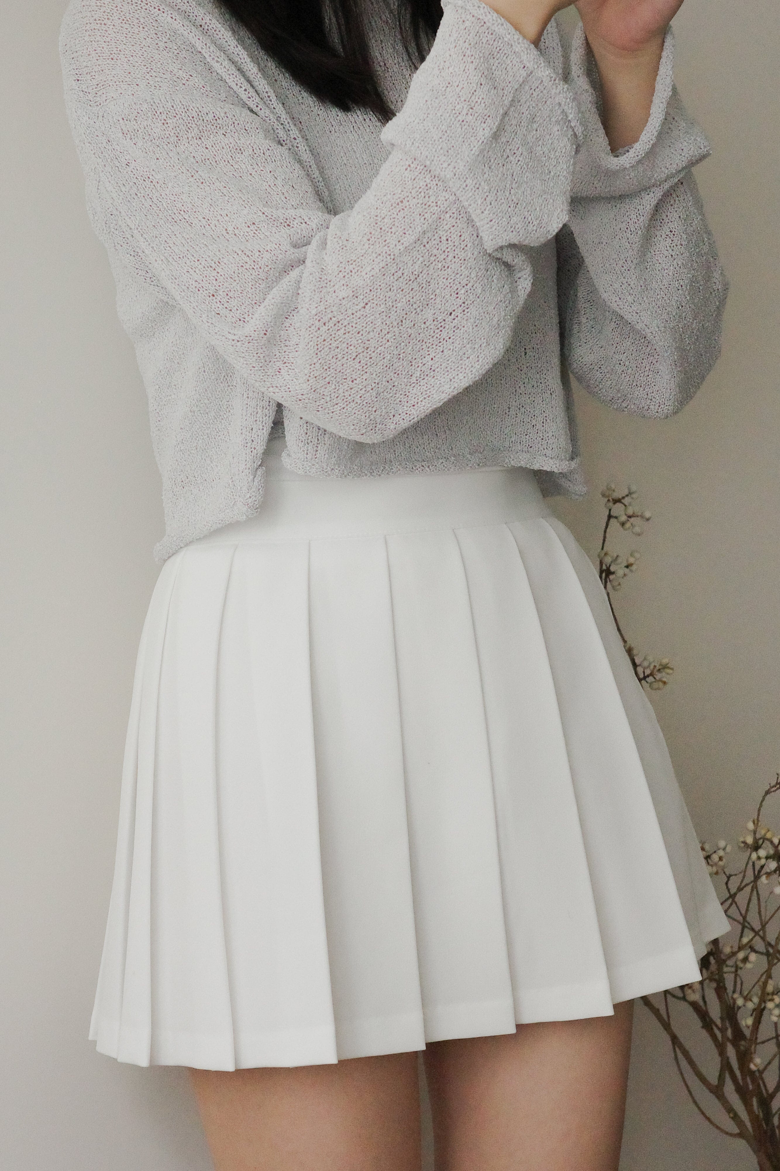 夏季必備~活力滿滿的白色百褶裙