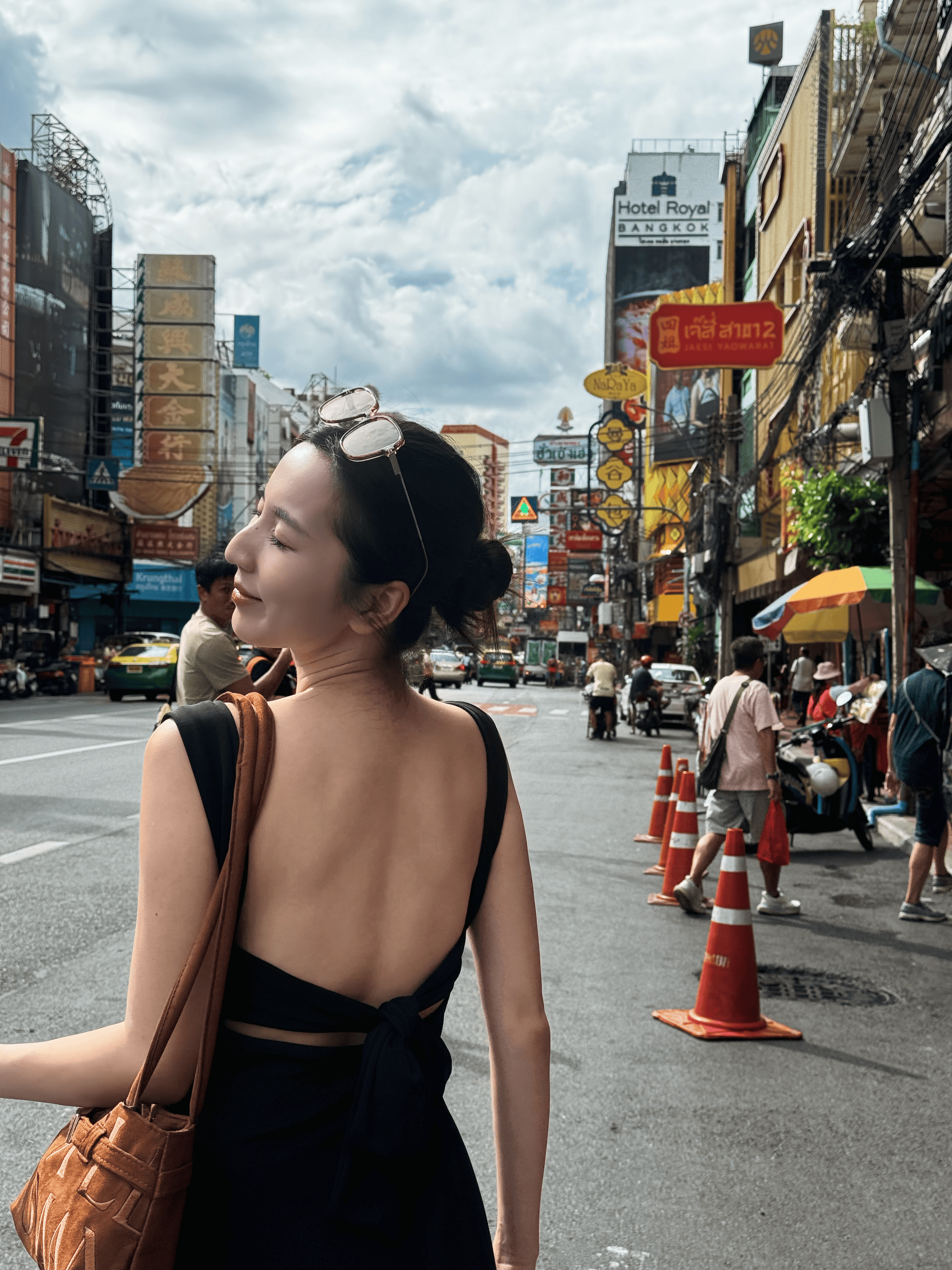 【泰國親身搜羅款🇹🇭】 Grand Daily Collection🍸|粗帶方領側開叉露背長裙