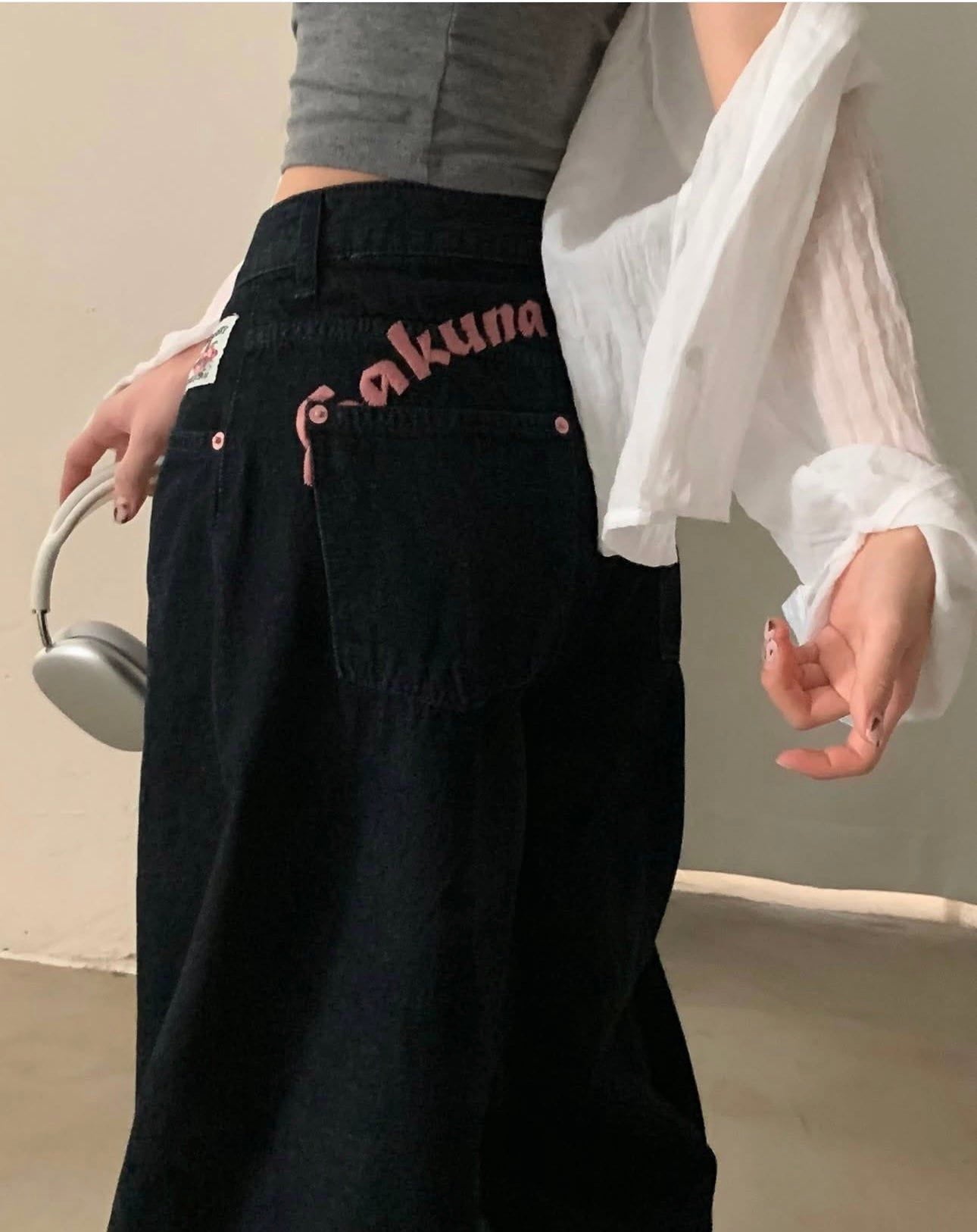 【Threads の 神褲大合集👖!】粉紅刺繡Letters錐型Jeans ⌯⁍̴̛ᴗ⁍̴̛⌯ಣ