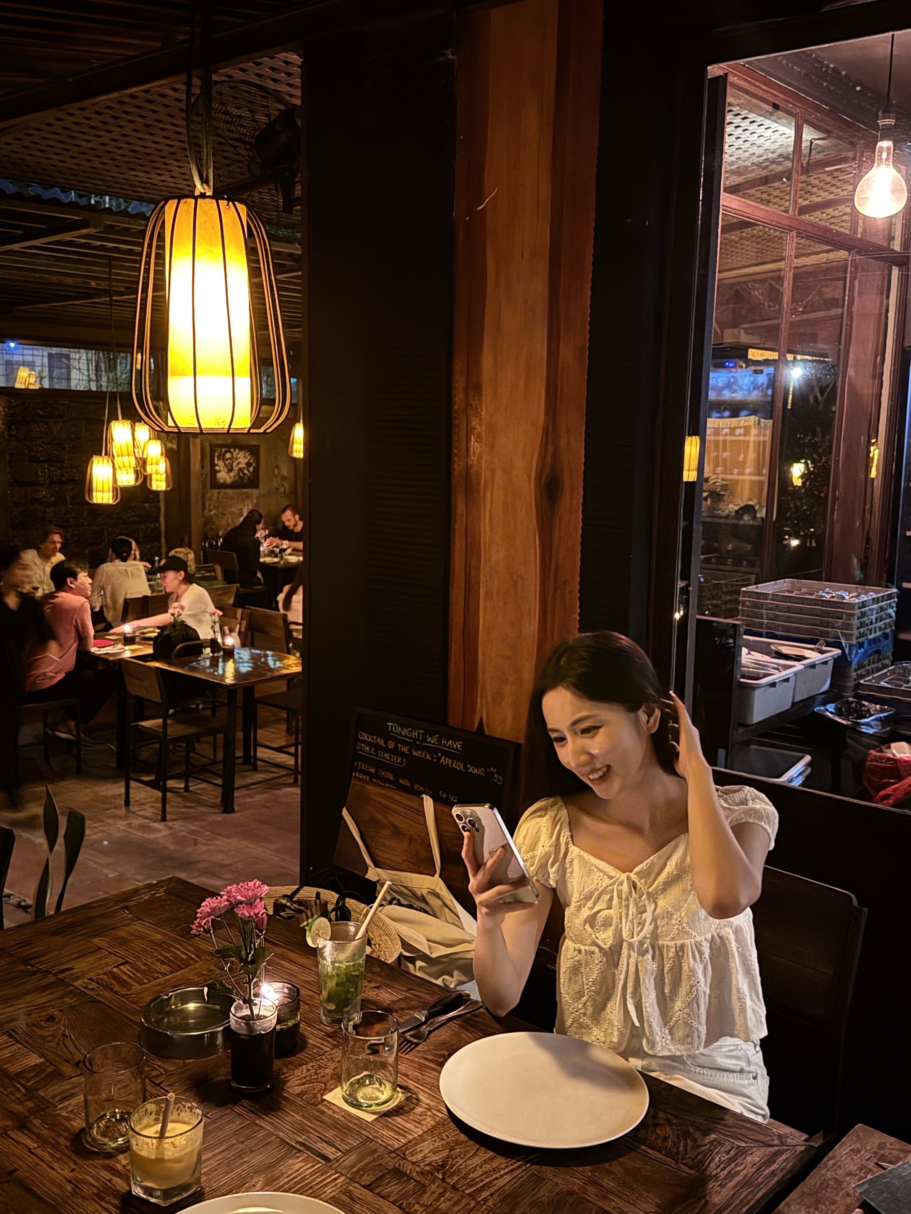 【瑕疵品❗️】2-ways通花綁帶上衣