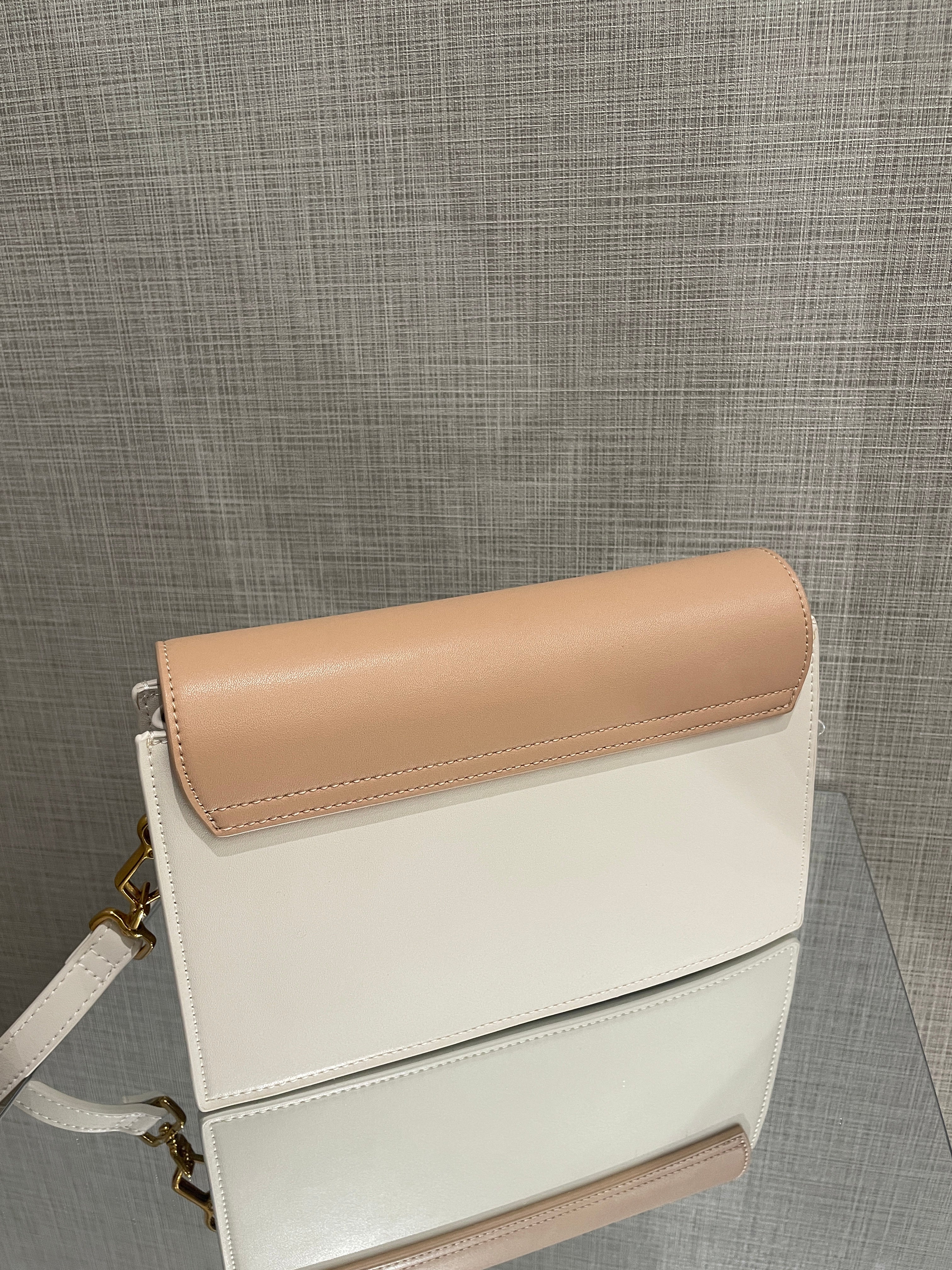 【絕版品牌代購】 #E16