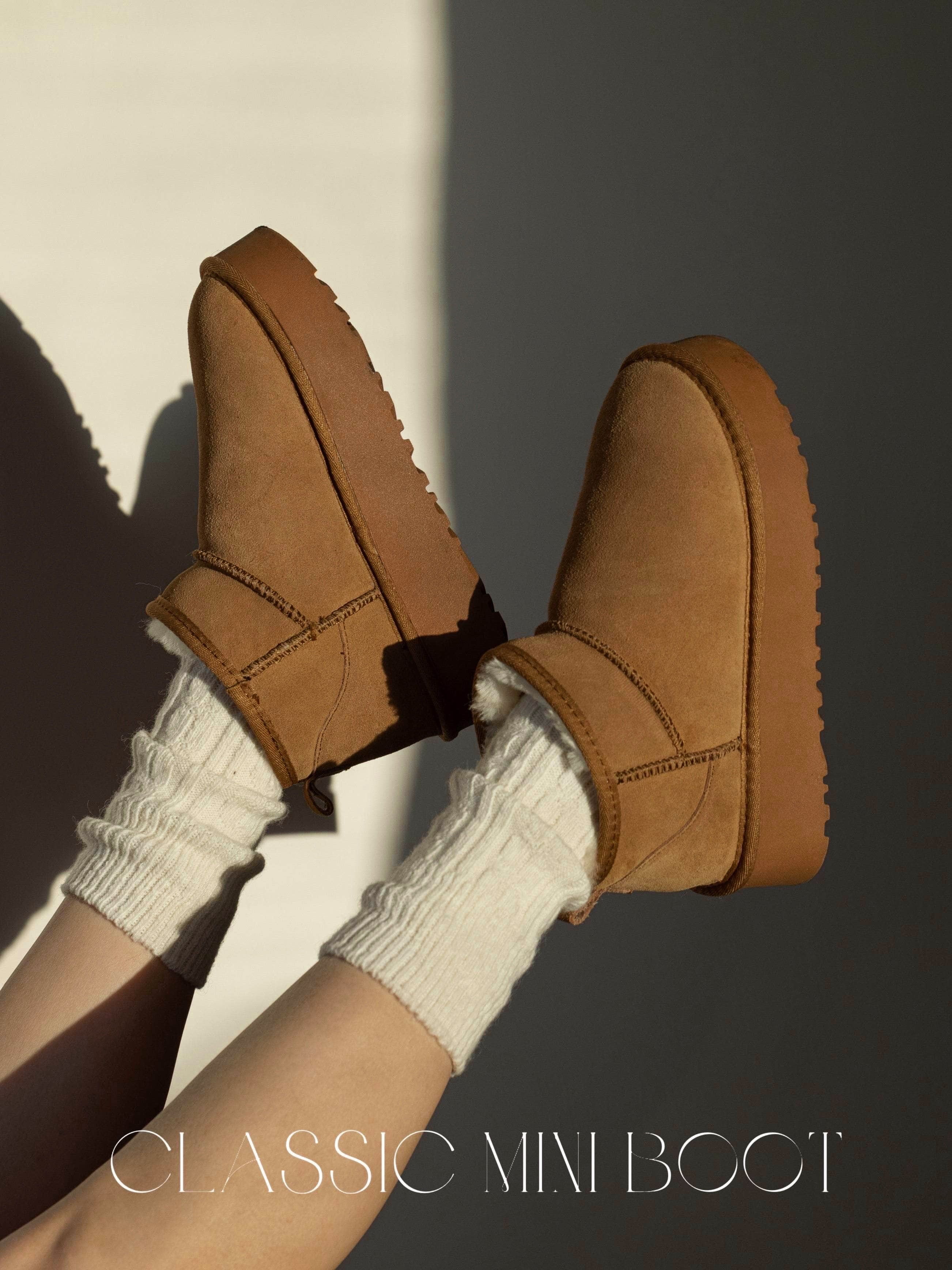 韓妹人手一對✌🏻Classic Mini boot