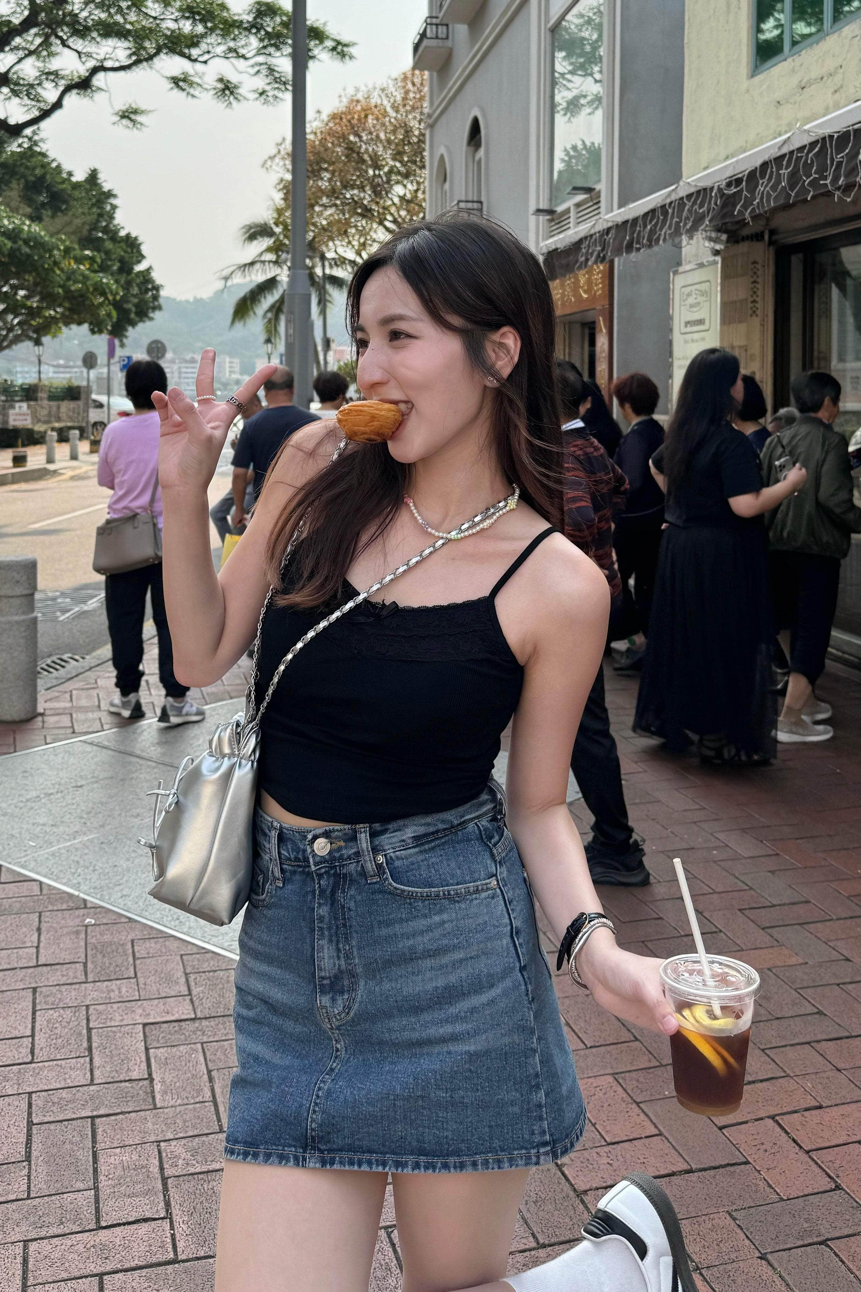 韓國服飾 下身韓國 【 APR 🎠】超靚版型微包覆牛仔A字短裙