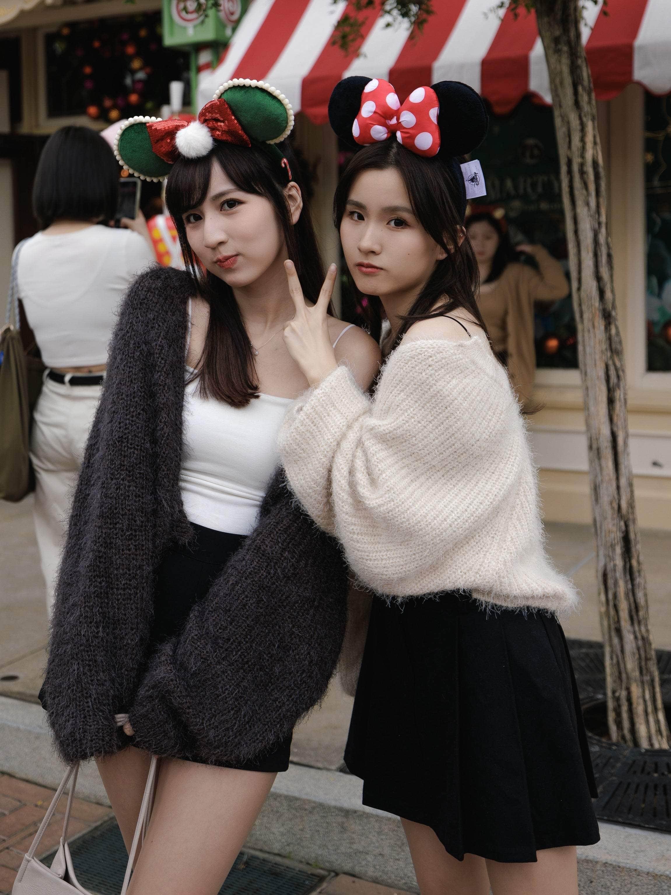 韓國服飾 長袖上衣韓國外套韓國 🟢【Christmas Collection🎅🏻🍷🎄】慵懶感☕️針織毛毛泡泡袖外套［兩色入］￼