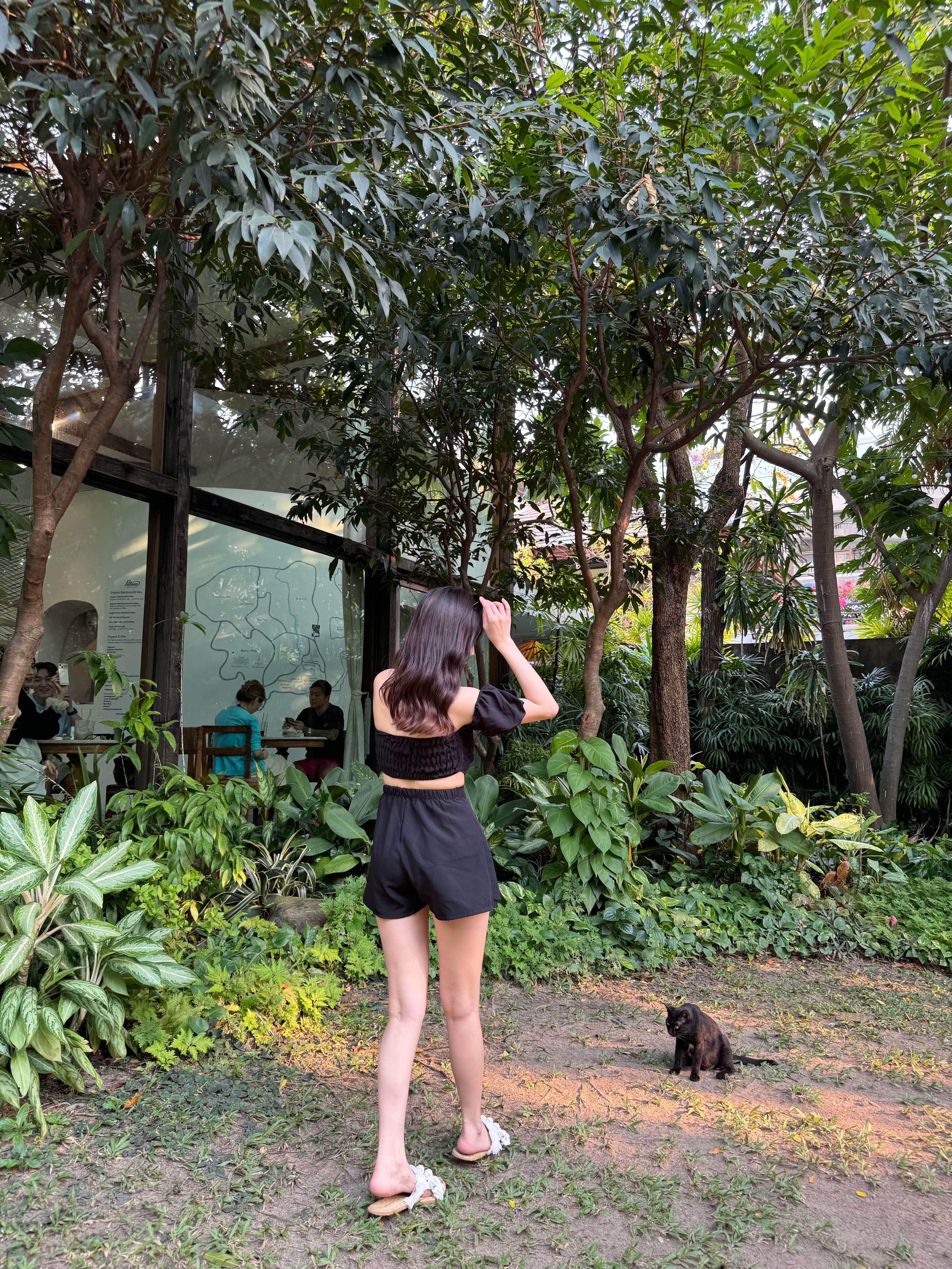 泰國服飾 【早鳥泰國連線🇹🇭🌻】泡芙袖Lace tube top set 有胸墊上衣+褲裙