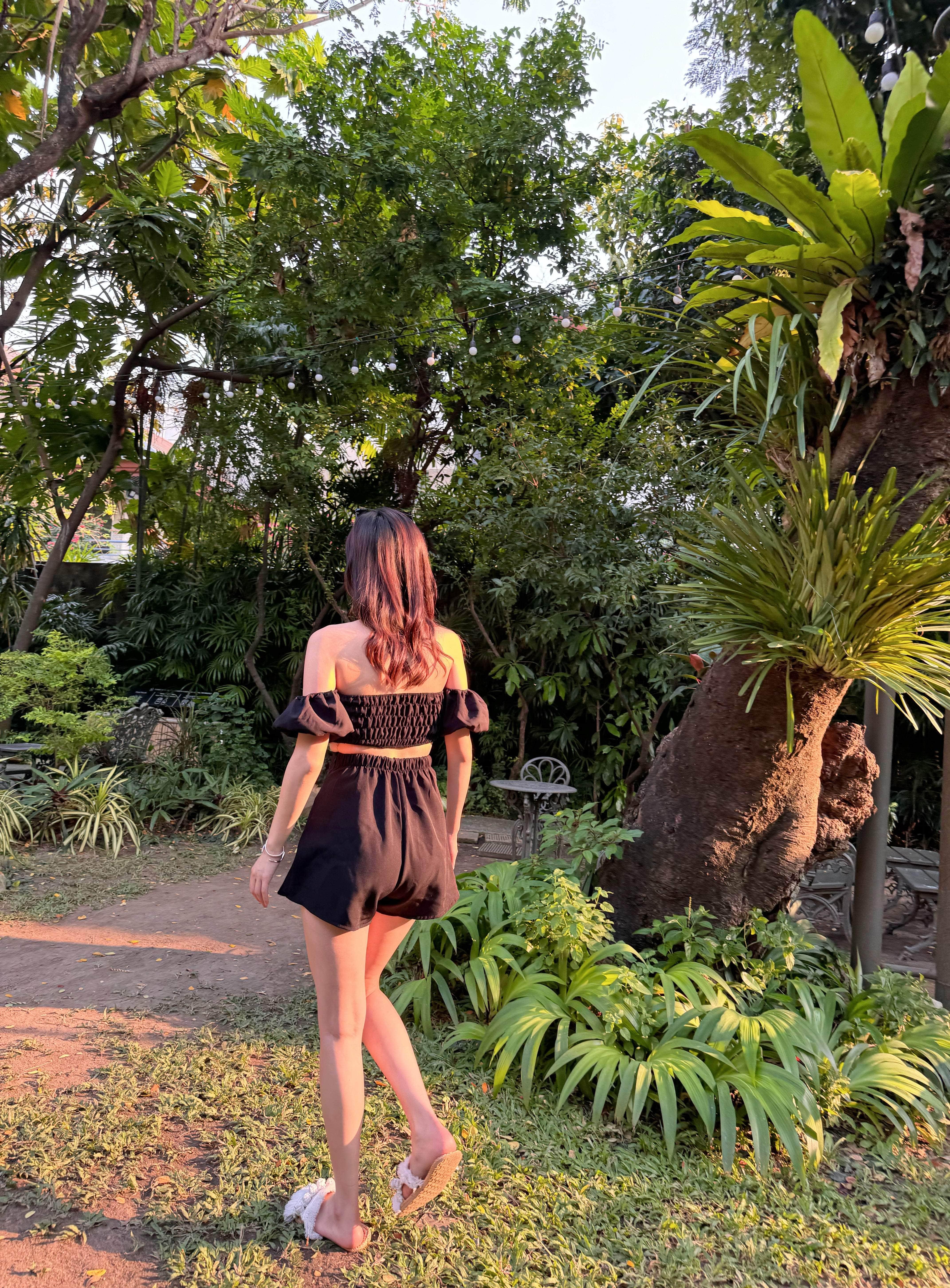 泰國服飾 【早鳥泰國連線🇹🇭🌻】泡芙袖Lace tube top set 有胸墊上衣+褲裙