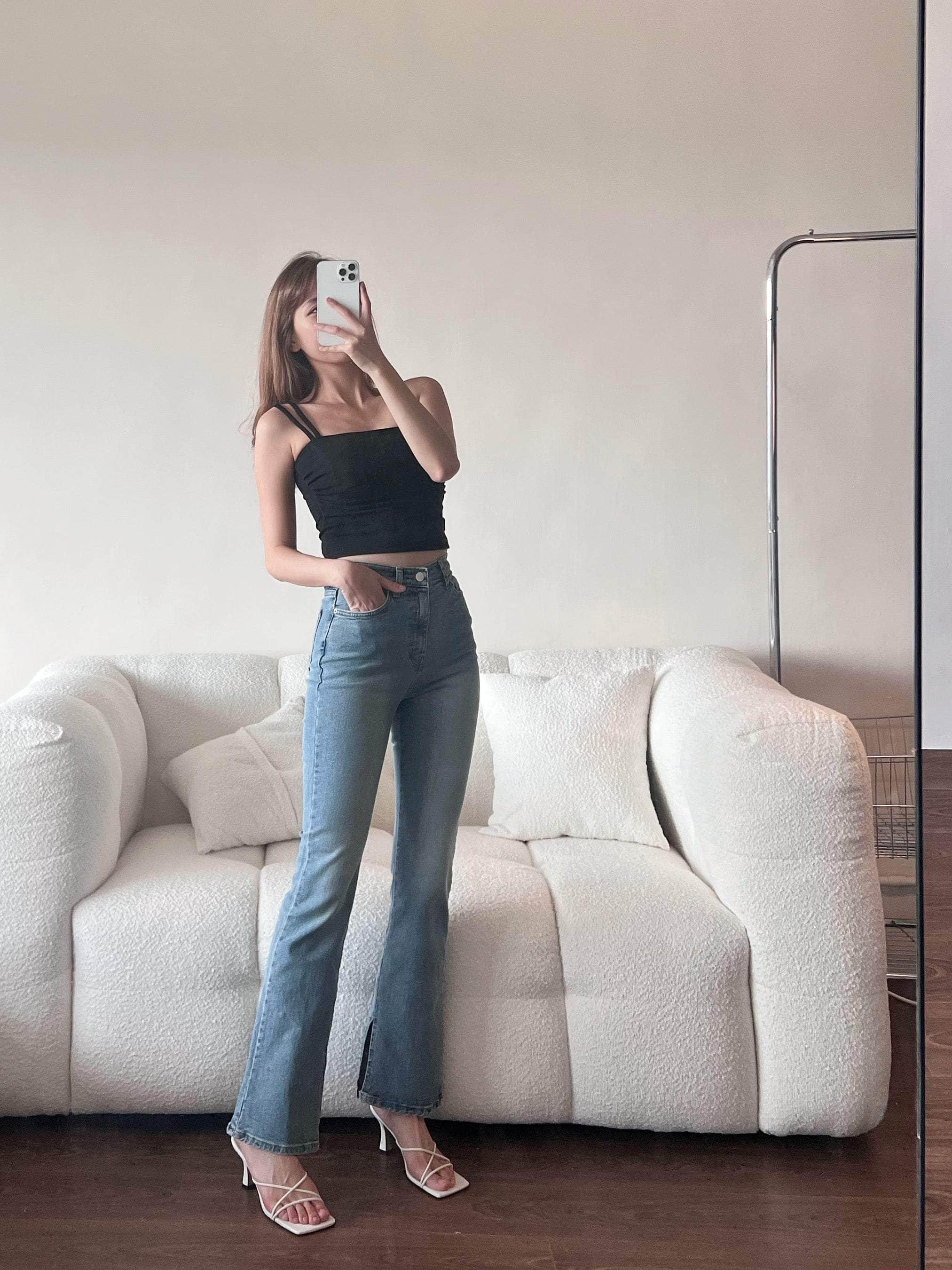 韓國服飾 牛仔長褲韓國 【🌗SEP 2】修身內側小開叉喇叭褲