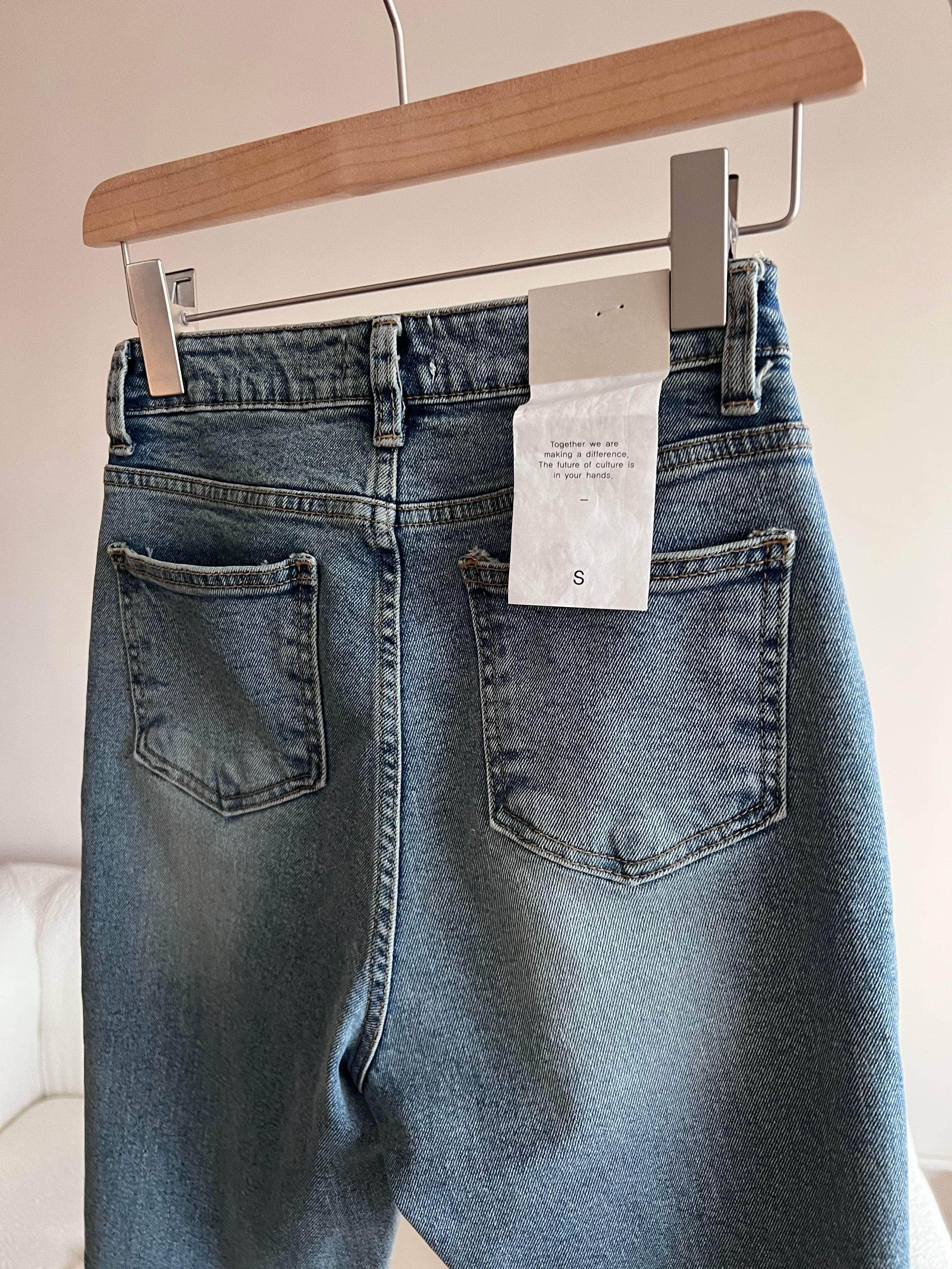 韓國服飾 牛仔長褲韓國 【🌗SEP 2】修身內側小開叉喇叭褲