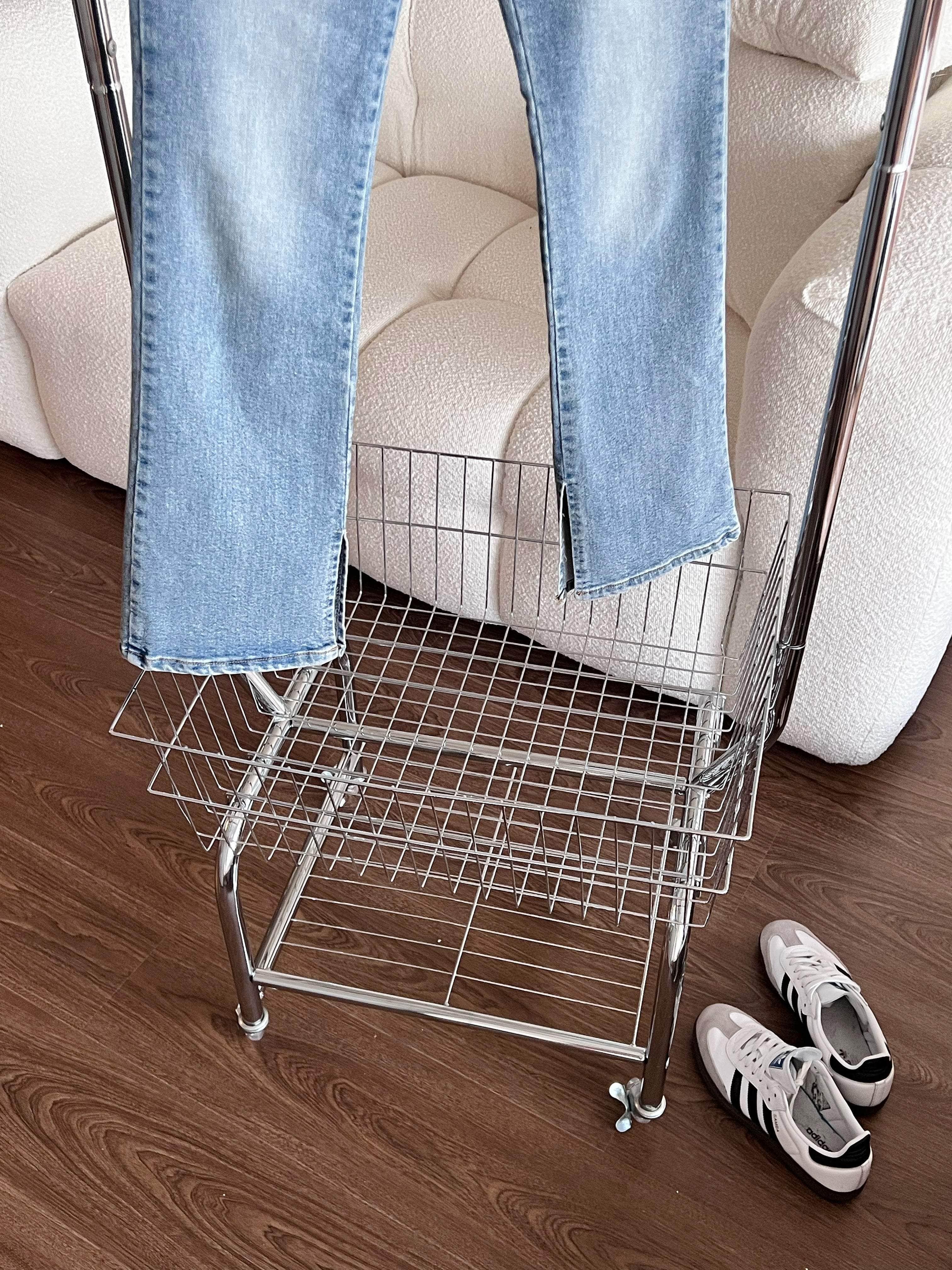 韓國服飾 牛仔長褲韓國 【🌗SEP 2】修身內側小開叉喇叭褲