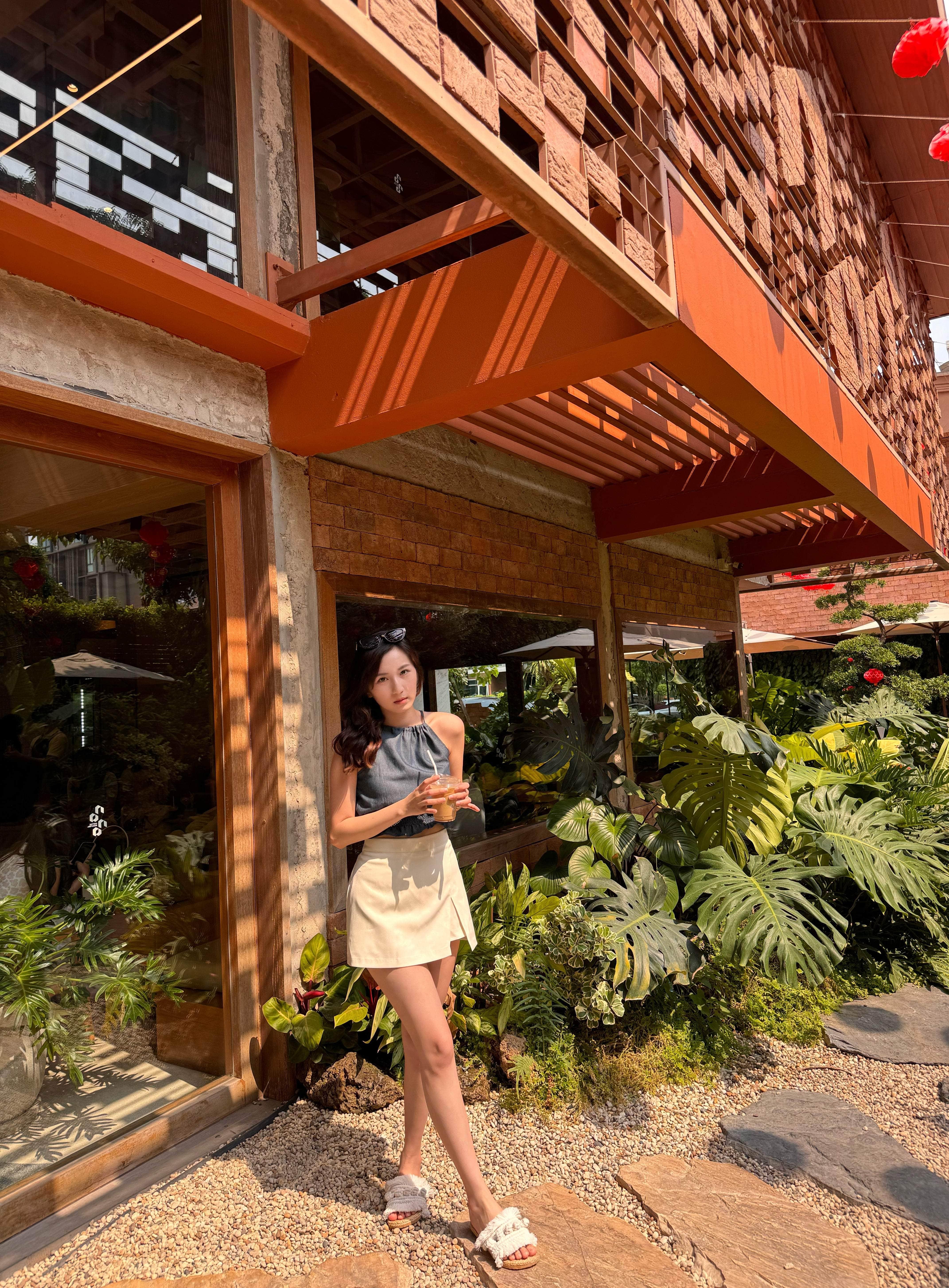 UCLOPIA HK 【早鳥泰國連線🇹🇭🌻】可調整掛頸牛仔背心🧵