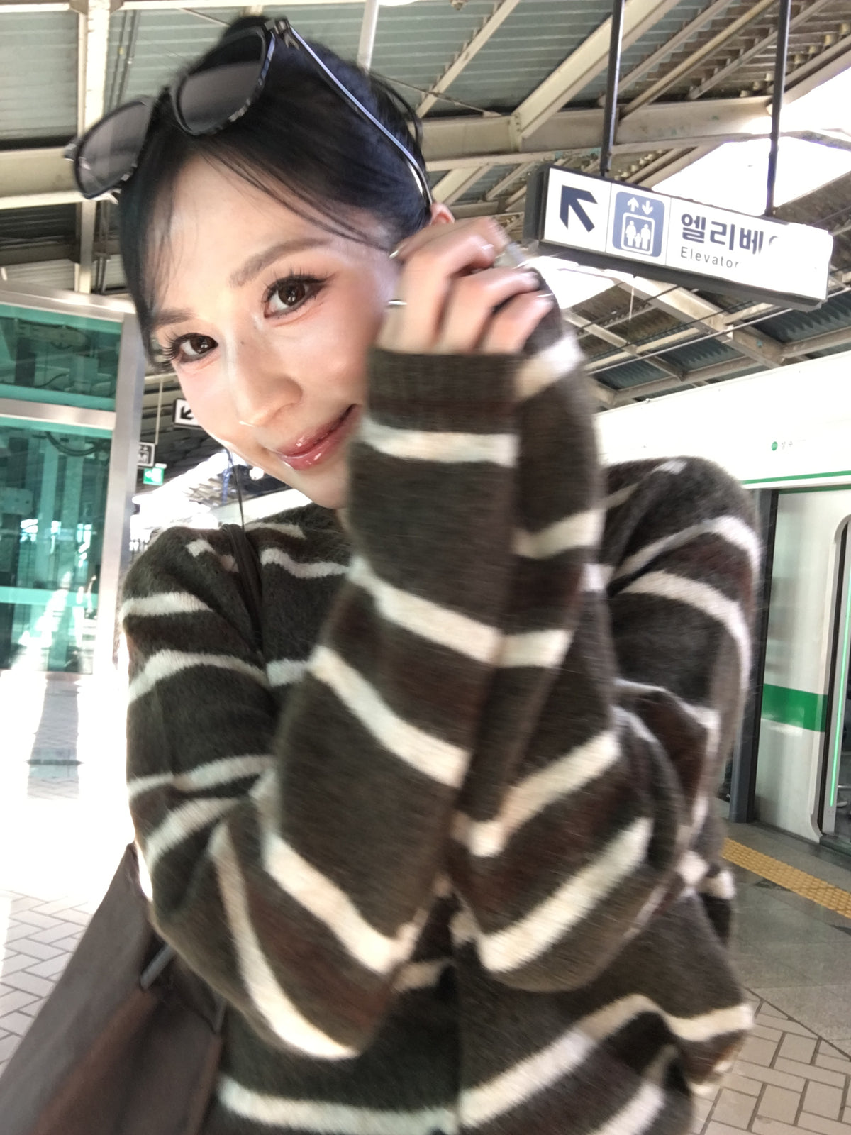 軟軟綿綿拼色條紋冷衫［兩色入］￼