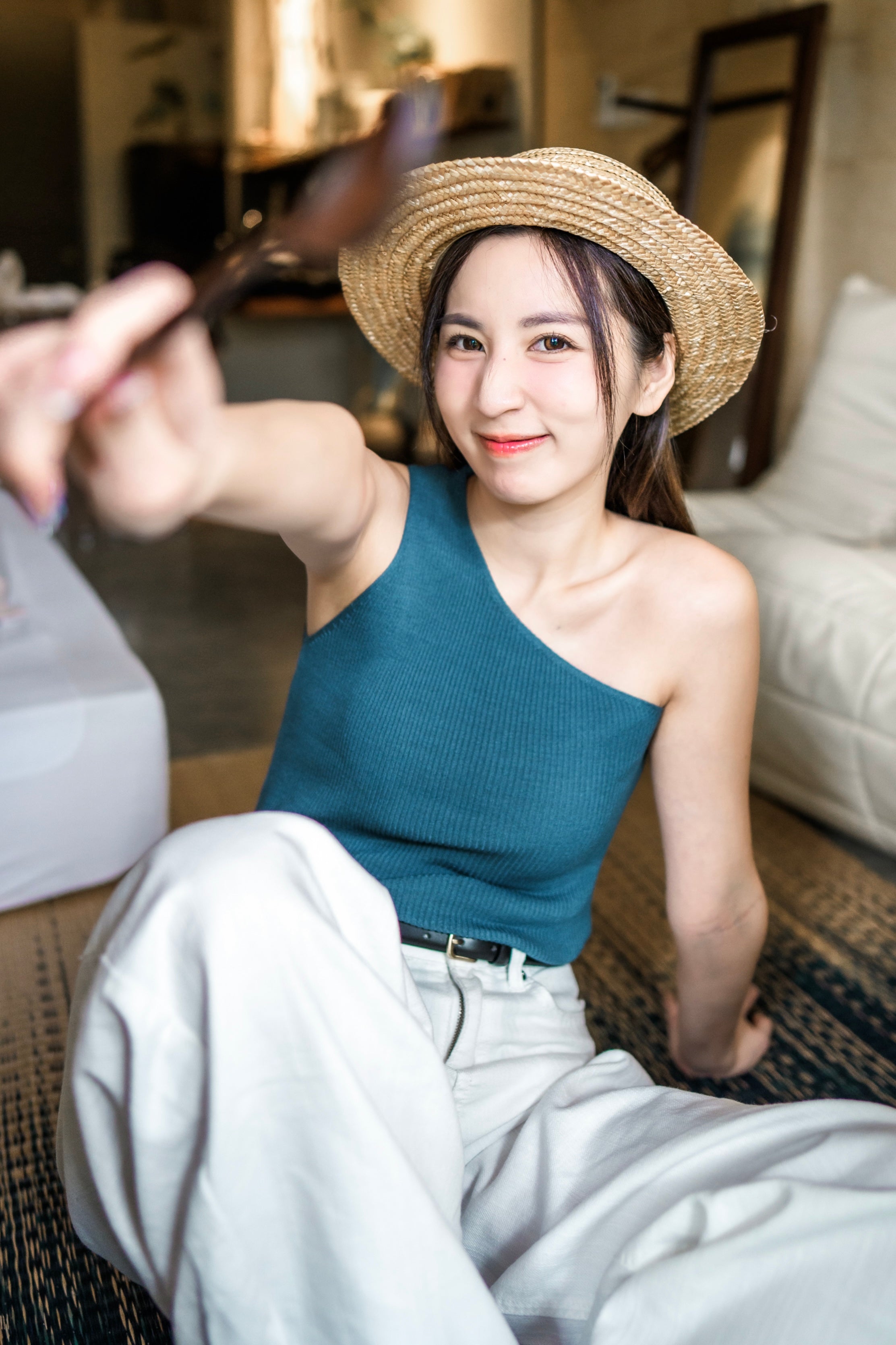 《 一連八日 夏末の最後新品🍧 𝗗𝗔𝗬 𝟲 》Roma Classy One-shoulder Top [兩色入]