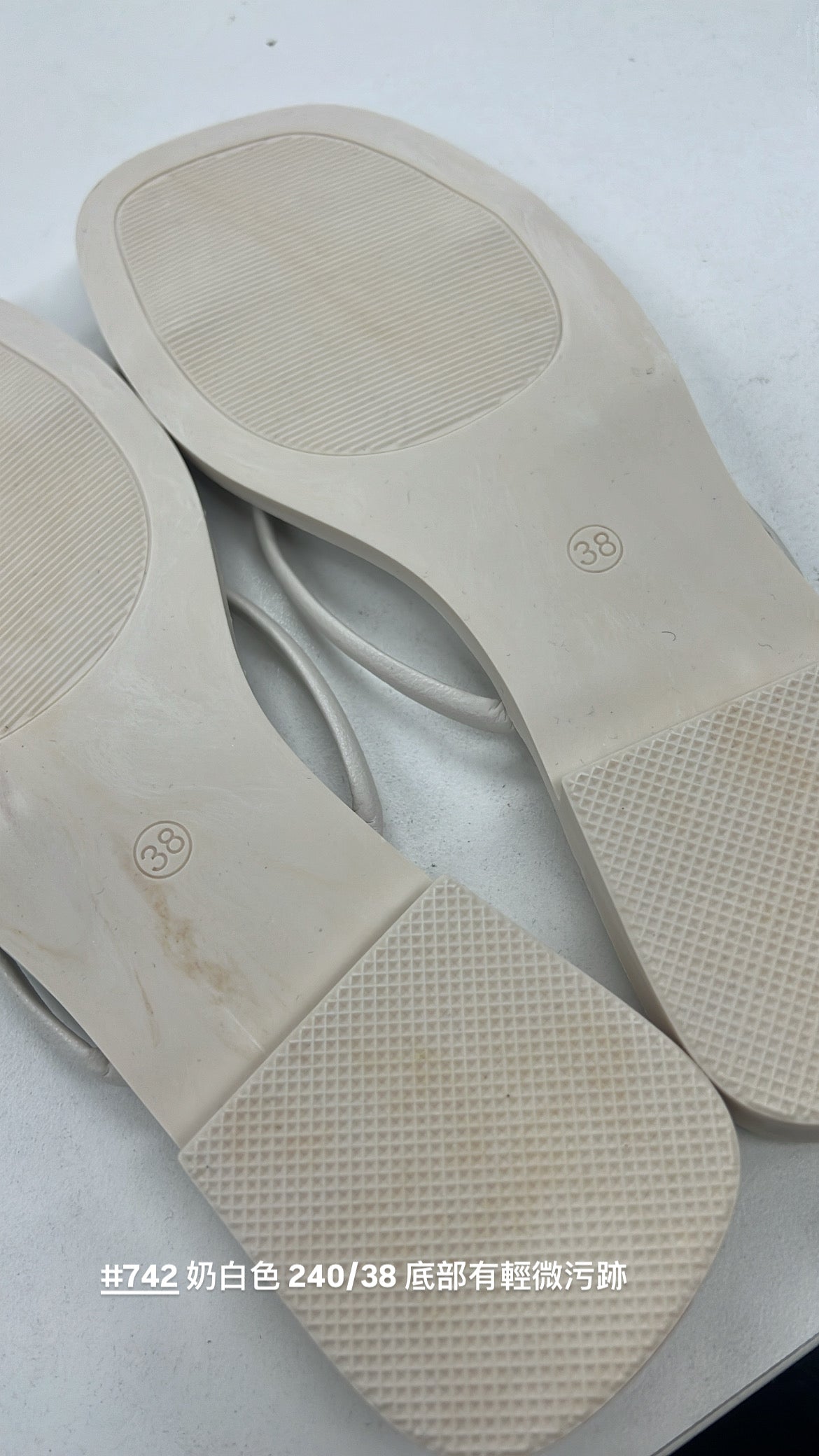 【Defective Product❗️】 UCLOPIA God-Tier Sandals! Crisscross Strap Lightweight Flat Sandals [Available in Two Colors]