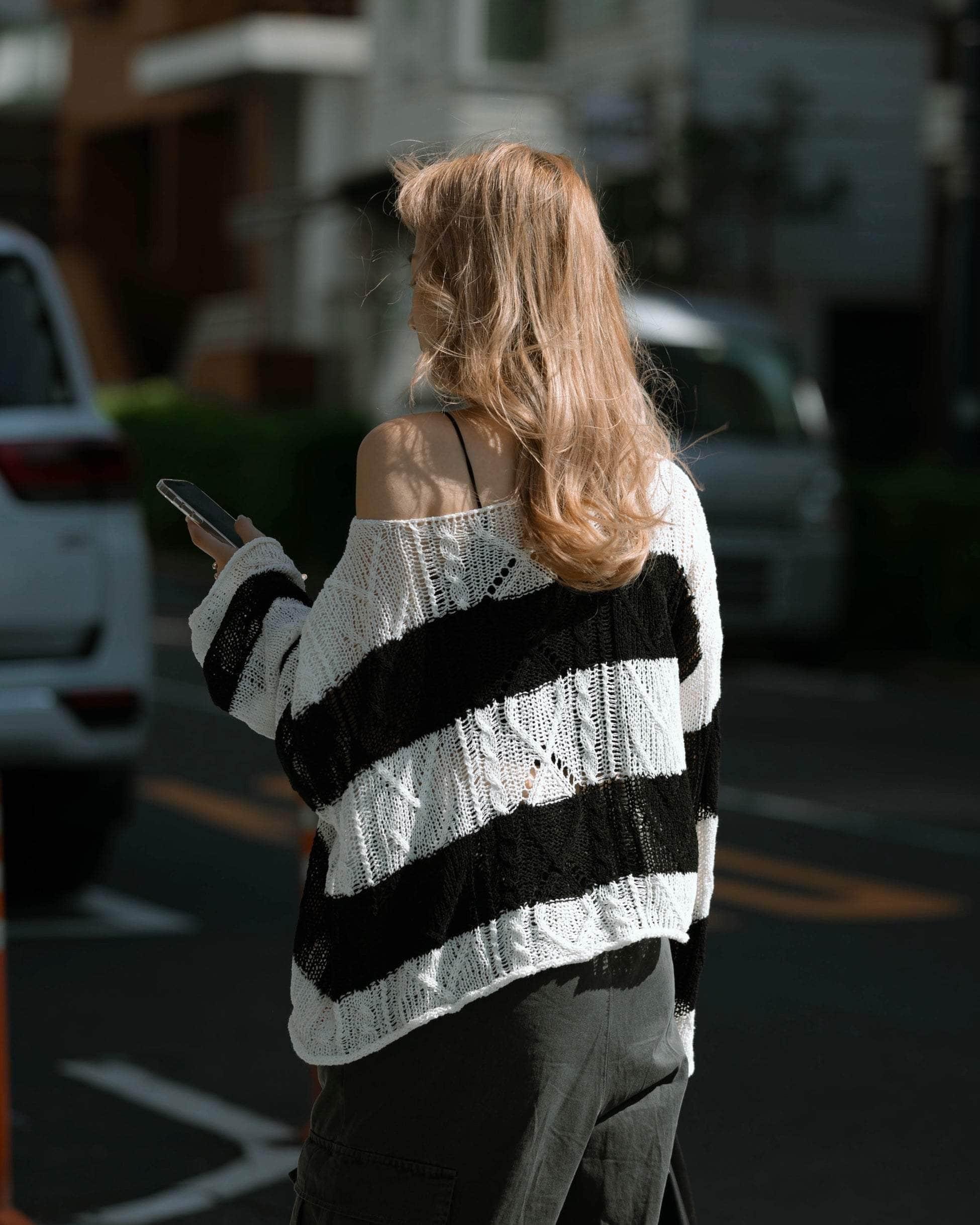 韓國服飾 長袖上衣韓國外搭韓國 【甜美活力🍧】可前後穿着~窿窿間條捲捲邊罩衫 [三色入]