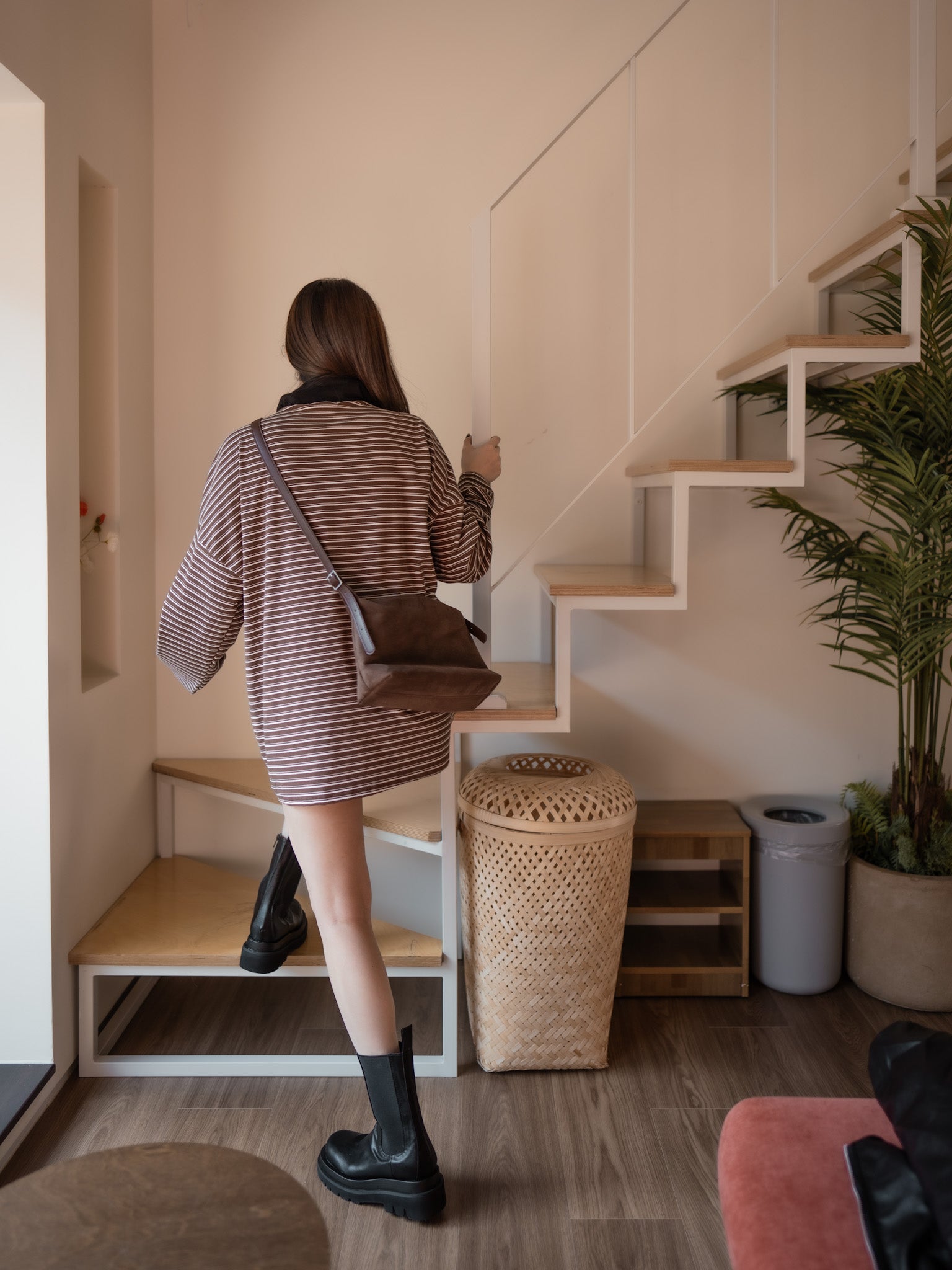 【秋冬的連線🍁】蜜桃絨細條紋Polo Oversized top［兩色入］