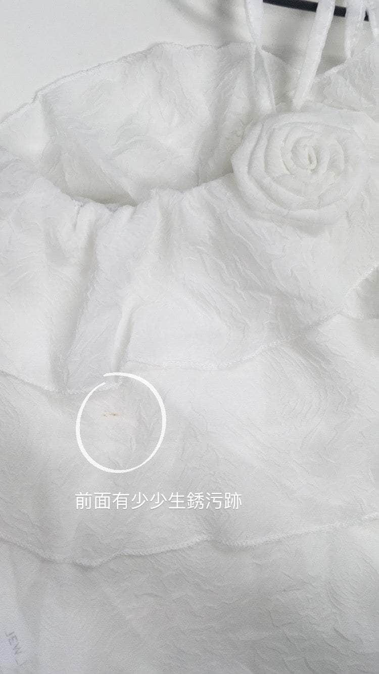 泰國服飾 白色 / 瑕疵品 [‼️瑕疵品5]泰國人氣現貨🇹🇭 Jisoo Flowers top