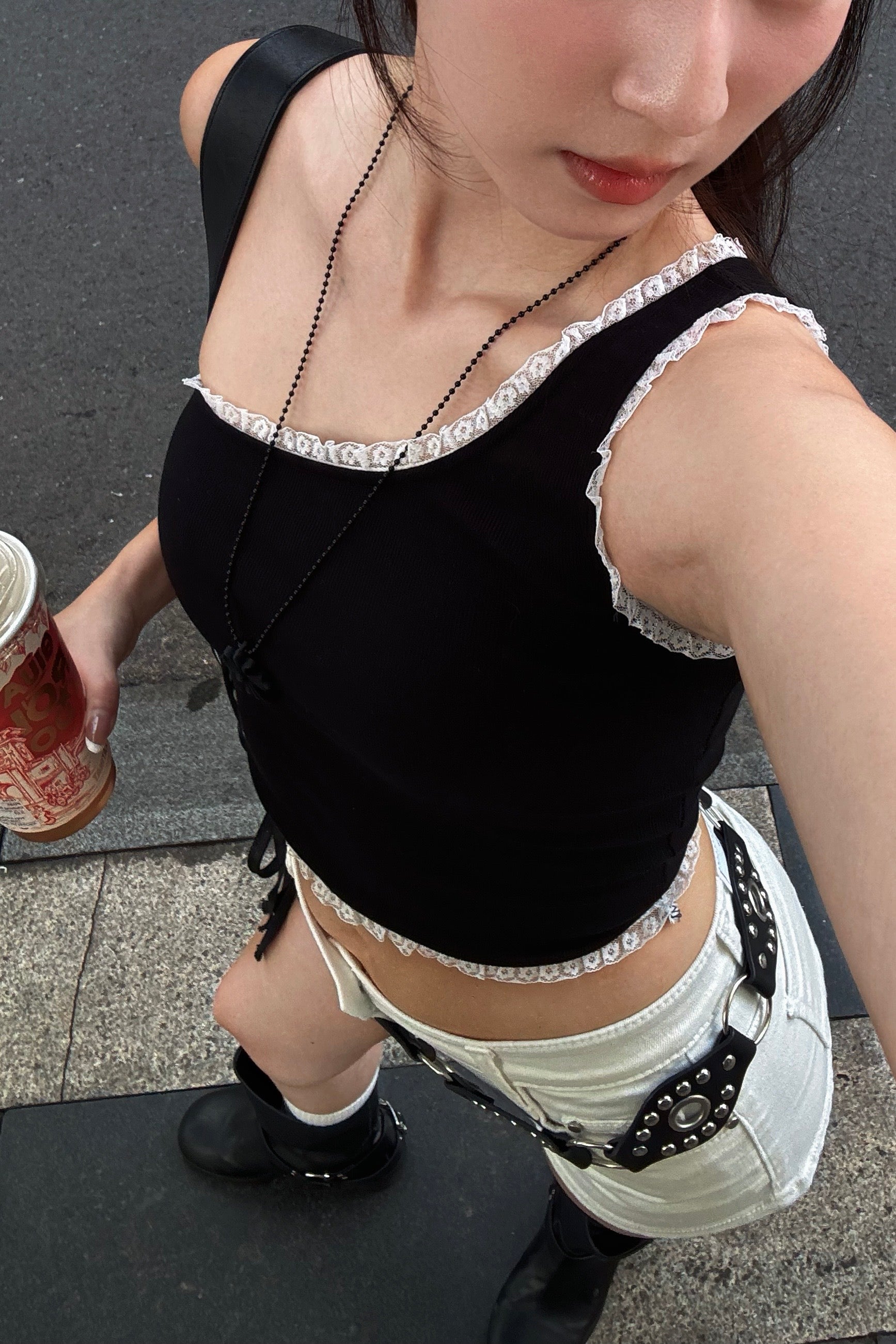 《 一連八日 夏末の最後新品🍧 𝗗𝗔𝗬 𝟯 》黑白拼Lace單肩針織背心