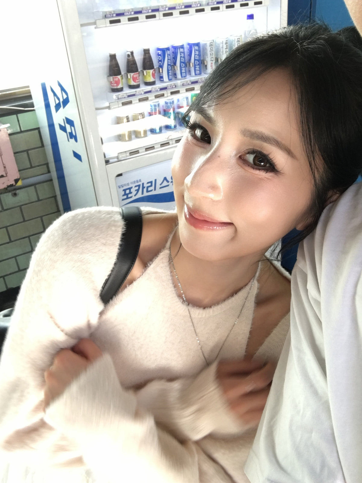 滿滿溫柔感💕滑捋捋馬海毛套裝 掛頸背心+小外套［三色入］￼￼