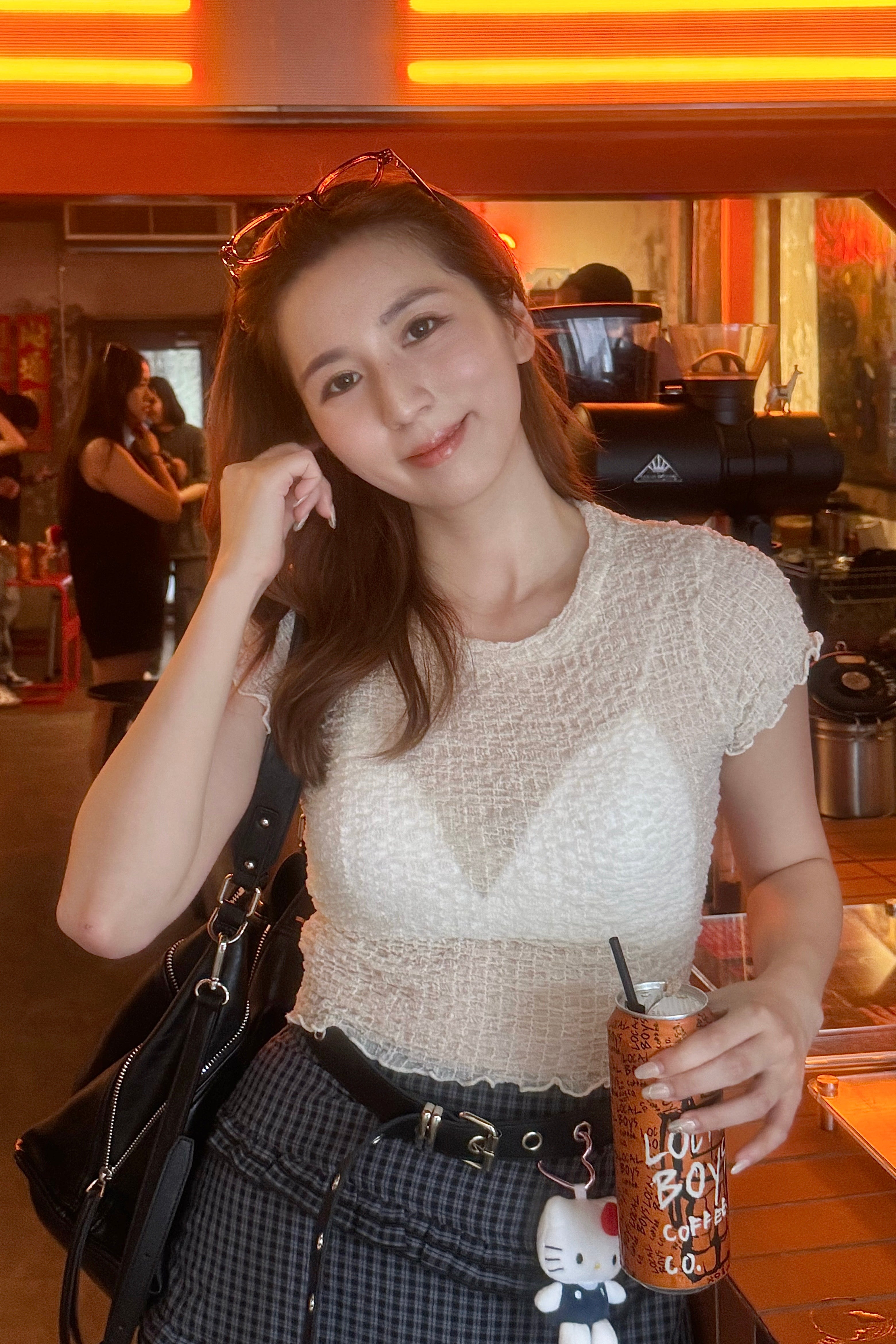 《 一連八日 夏末の最後新品🍧 𝗗𝗔𝗬 𝟳 》UCO限定！泡泡木耳邊透膚上衣 [兩色入]