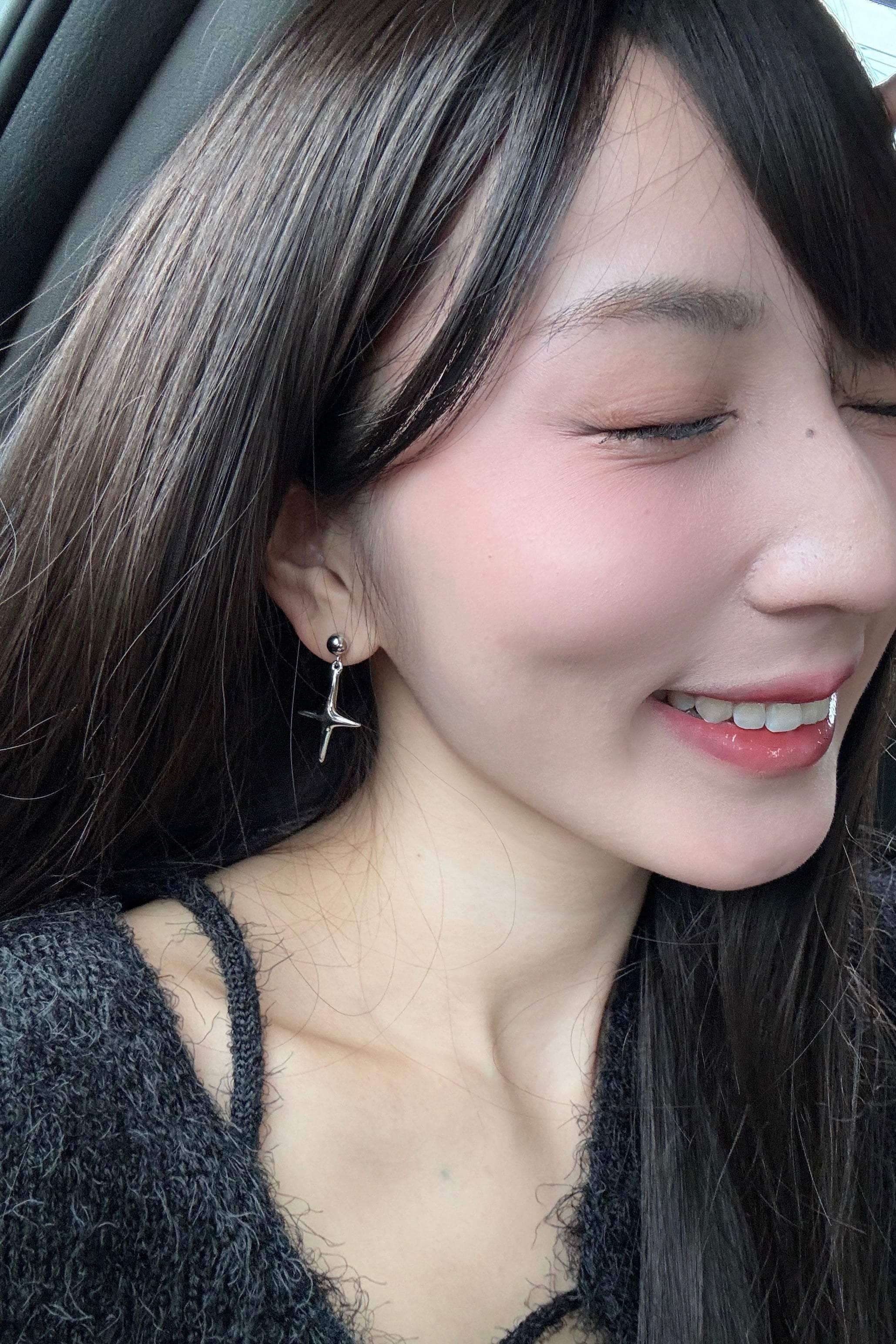 【2024韓國連線選品🇰🇷】NYUNYU · Sparkling Earrings