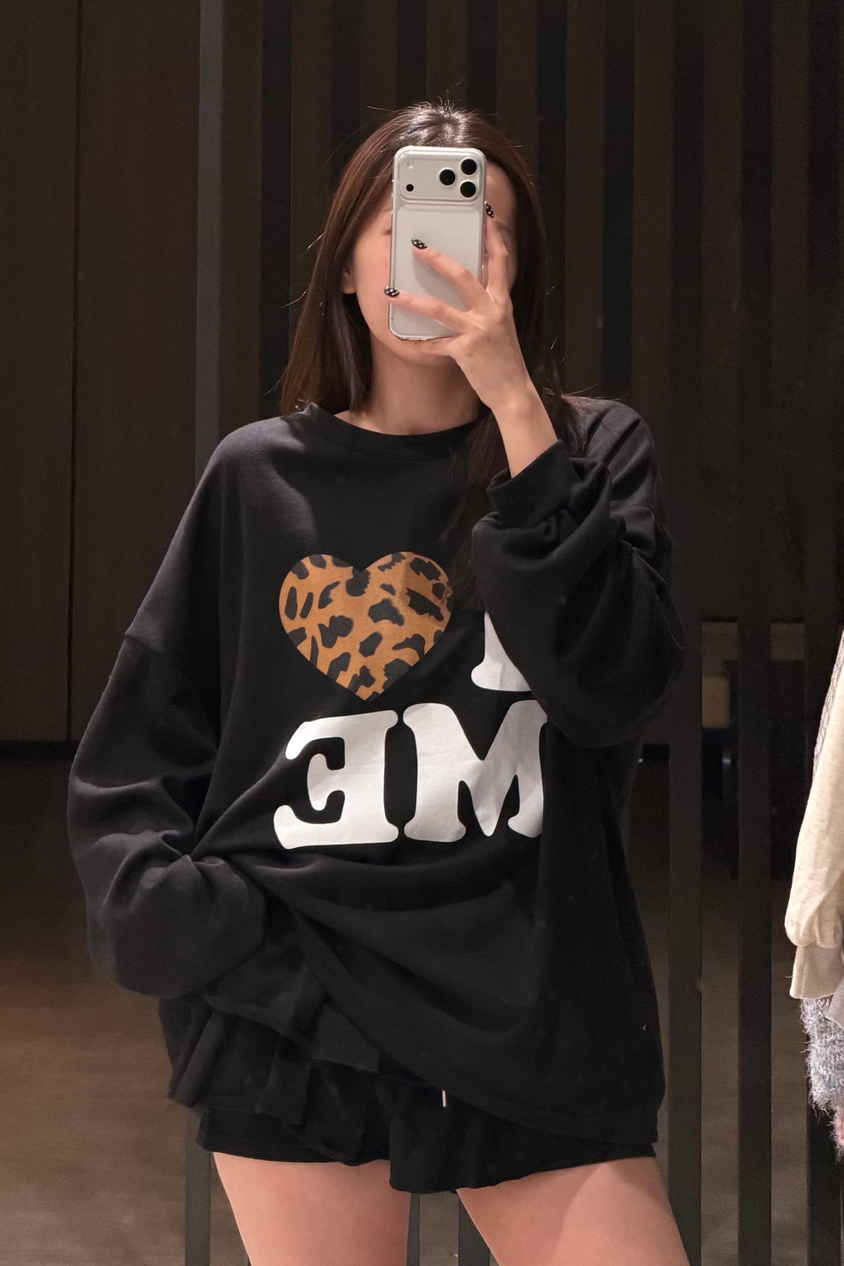 【 歷屆最大型！秋冬$99震撼價❗️#38】I ♡ ME 豹紋心心薄衛衣［兩色入］Staff’s Pick 💃🏻