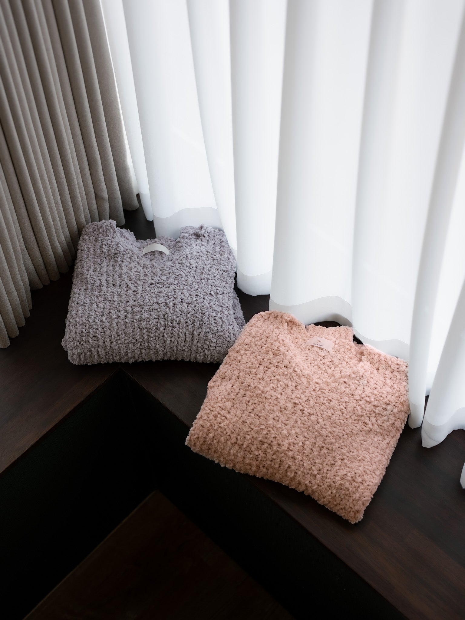 【秋冬的連線🍁】滿滿女友感 💗 Squishy Soft Sweater［兩色入］￼