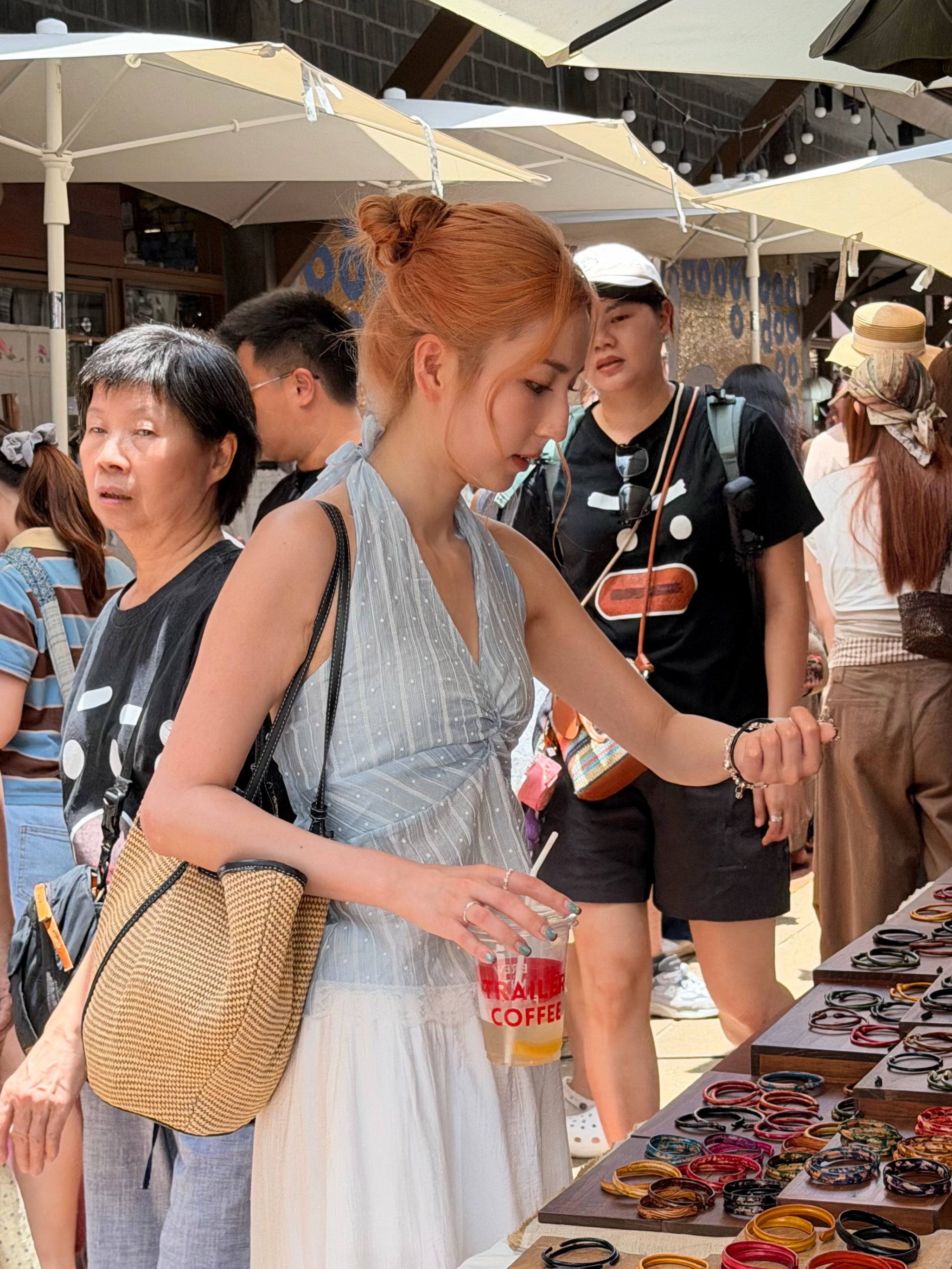 【 夏日炎炎泰國連線☀️🇹🇭 】【 $800滿額贈品🎁合資格客人請自行加購🩵】#1 清透氣質掛頸上衣［兩色入］