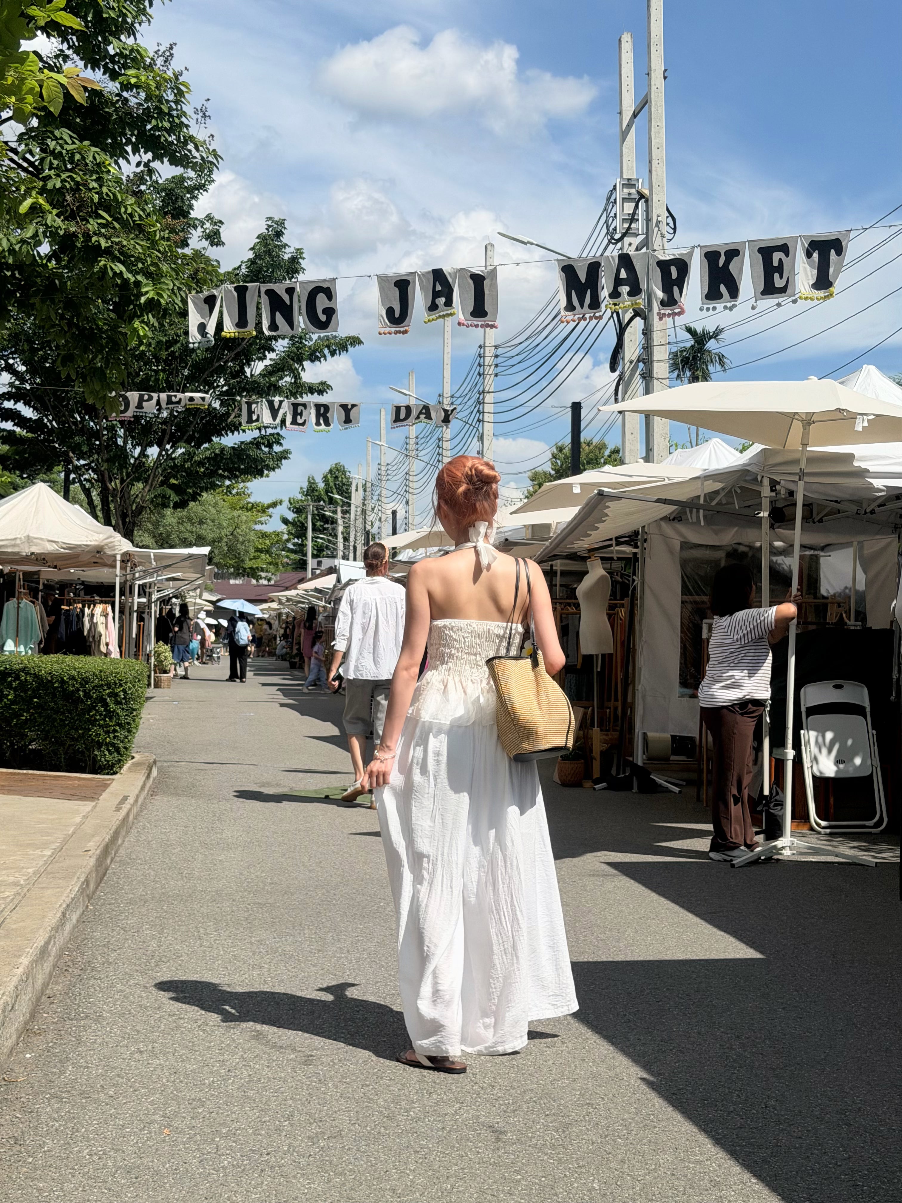 【 夏日炎炎泰國連線☀️🇹🇭 】【 $800滿額贈品🎁合資格客人請自行加購🩵】#1 清透氣質掛頸上衣［兩色入］