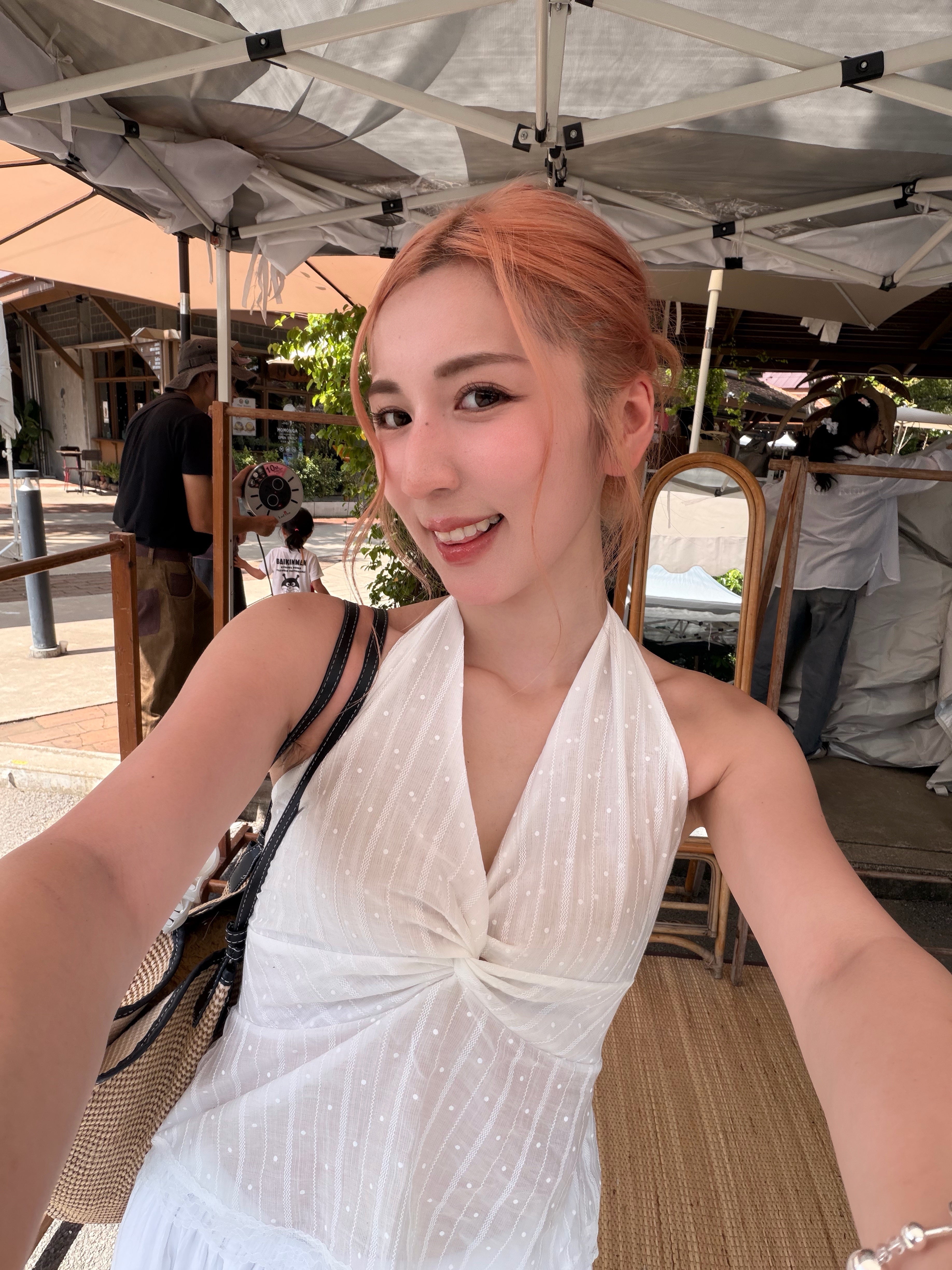 【 夏日炎炎泰國連線☀️🇹🇭 】【 $800滿額贈品🎁合資格客人請自行加購🩵】#1 清透氣質掛頸上衣［兩色入］