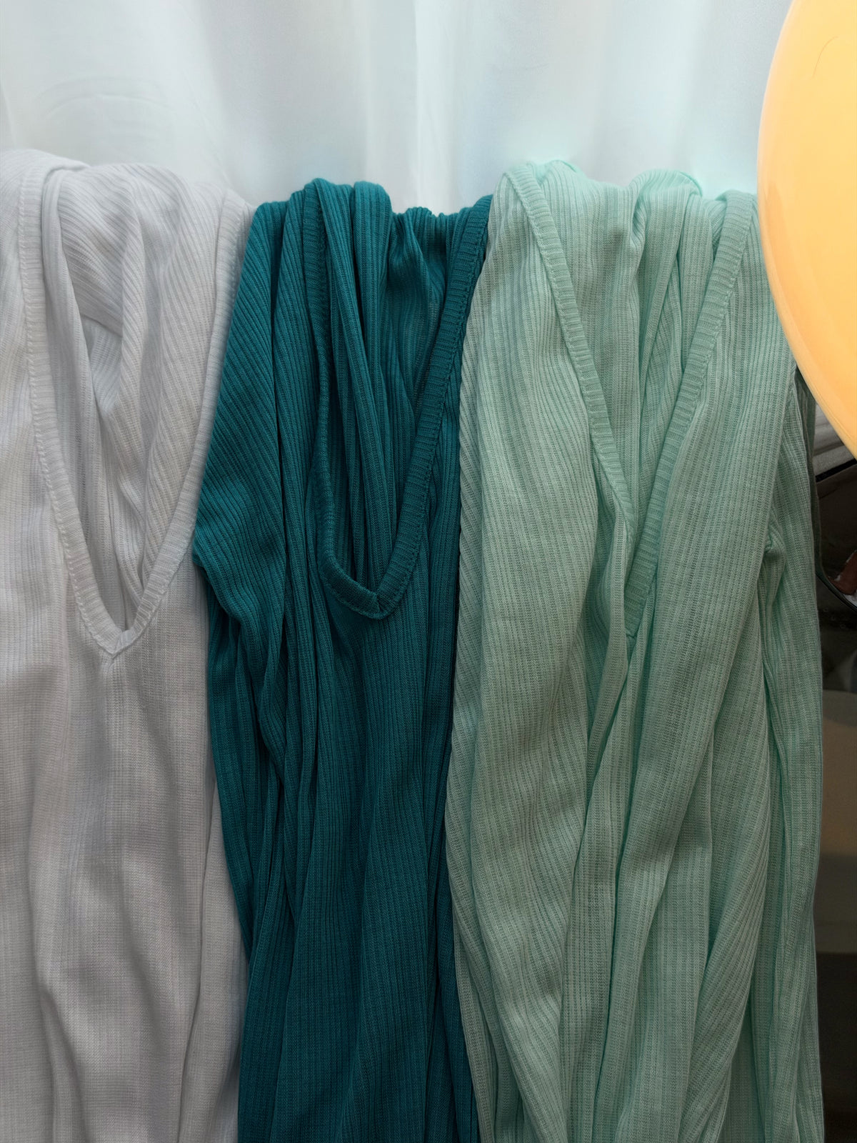 性價比嘗試靚色！Trendy Colour V-Nack Top［三色入］