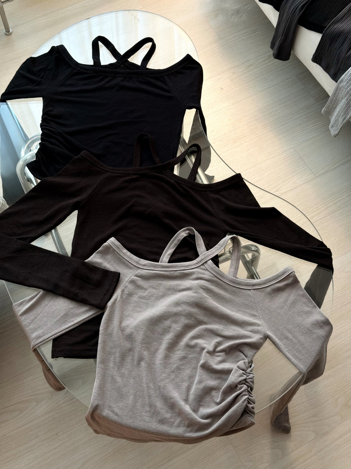 Crossing Neck Slim Top［三色入］