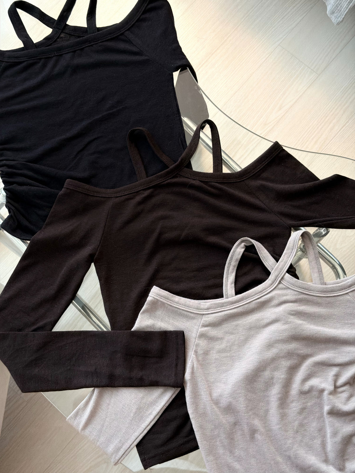 Crossing Neck Slim Top［三色入］