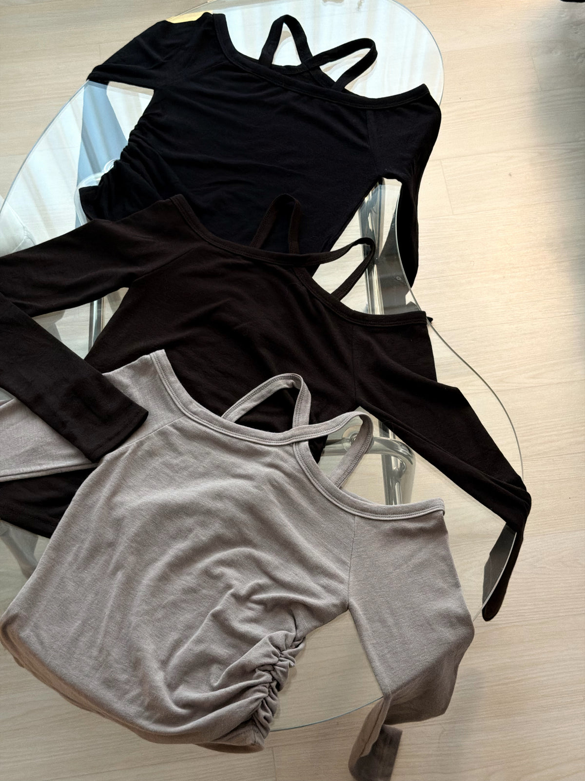 Crossing Neck Slim Top［三色入］