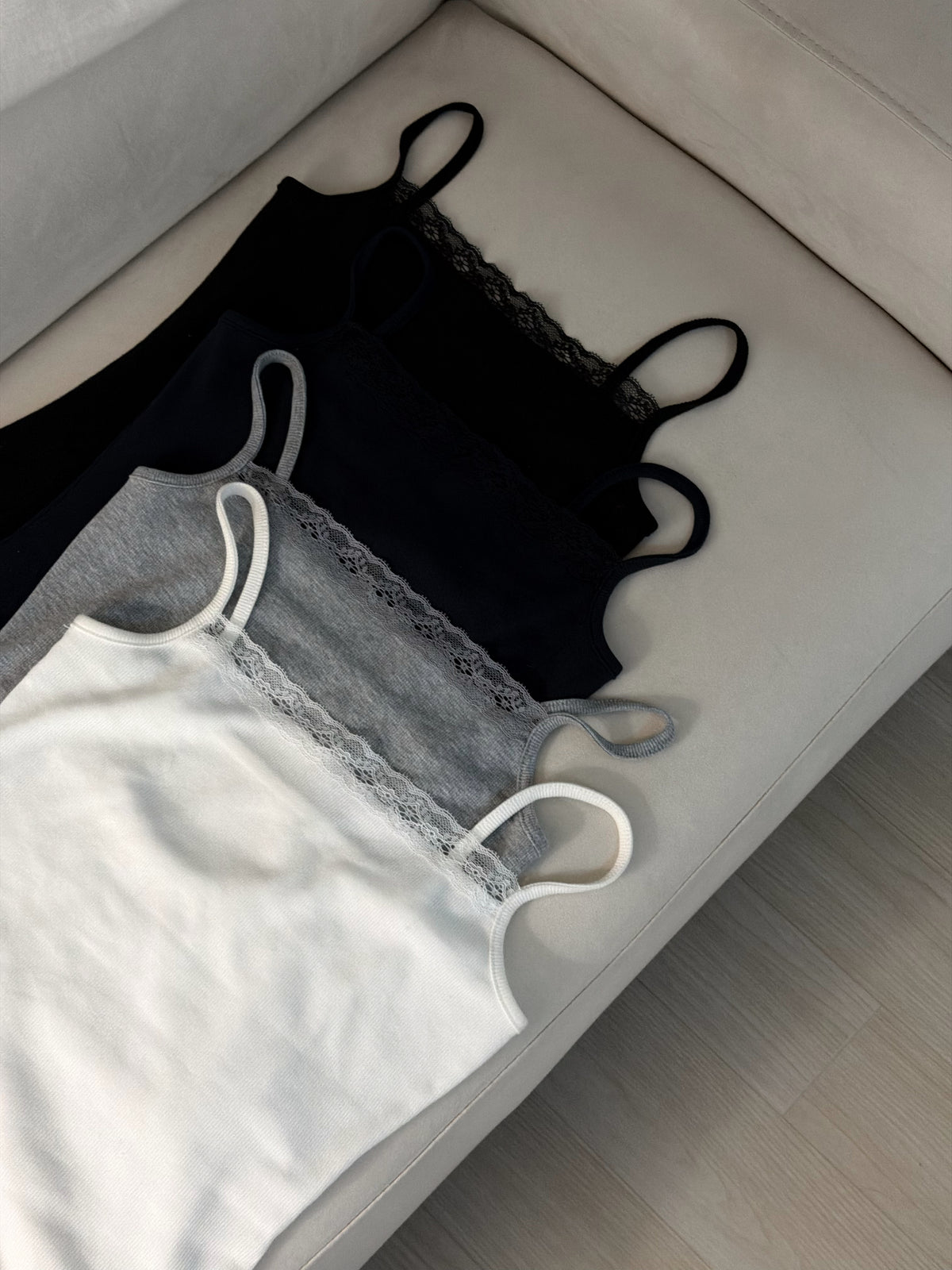 【連線限定價$129❗️】超百搭能打底！Little Lace Tank Top［四色入］
