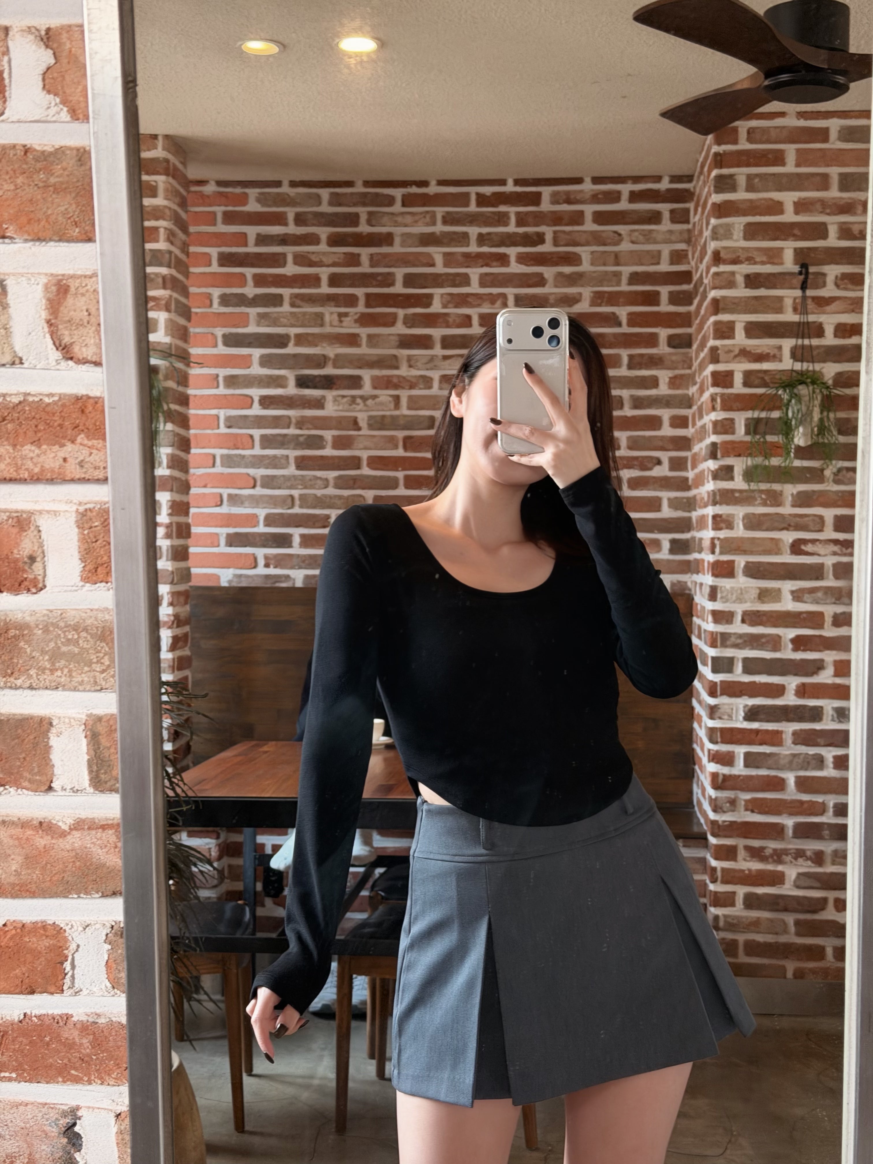 【秋冬的連線🍁】+5°C升溫系列 🌡️ 薄絨修身圓領圓底Crop Tee［三色入］