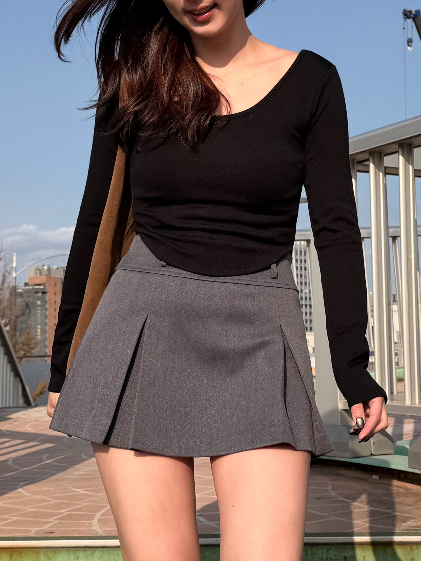 【秋冬的連線🍁】+5°C升溫系列 🌡️ 薄絨修身圓領圓底Crop Tee［三色入］