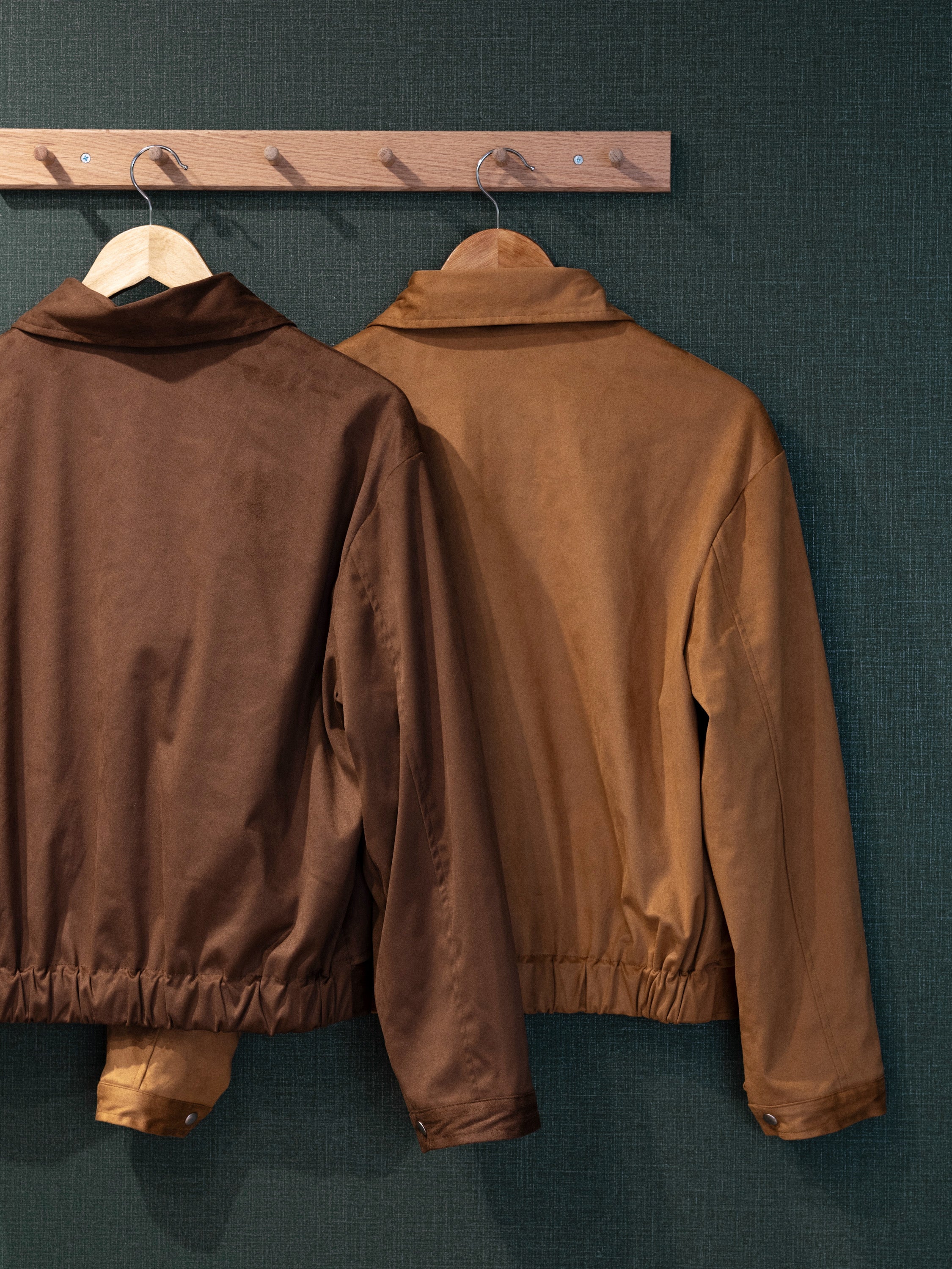 【秋冬的連線🍁】性價比最高！軟滑猄皮拉鍊外套［兩色入］