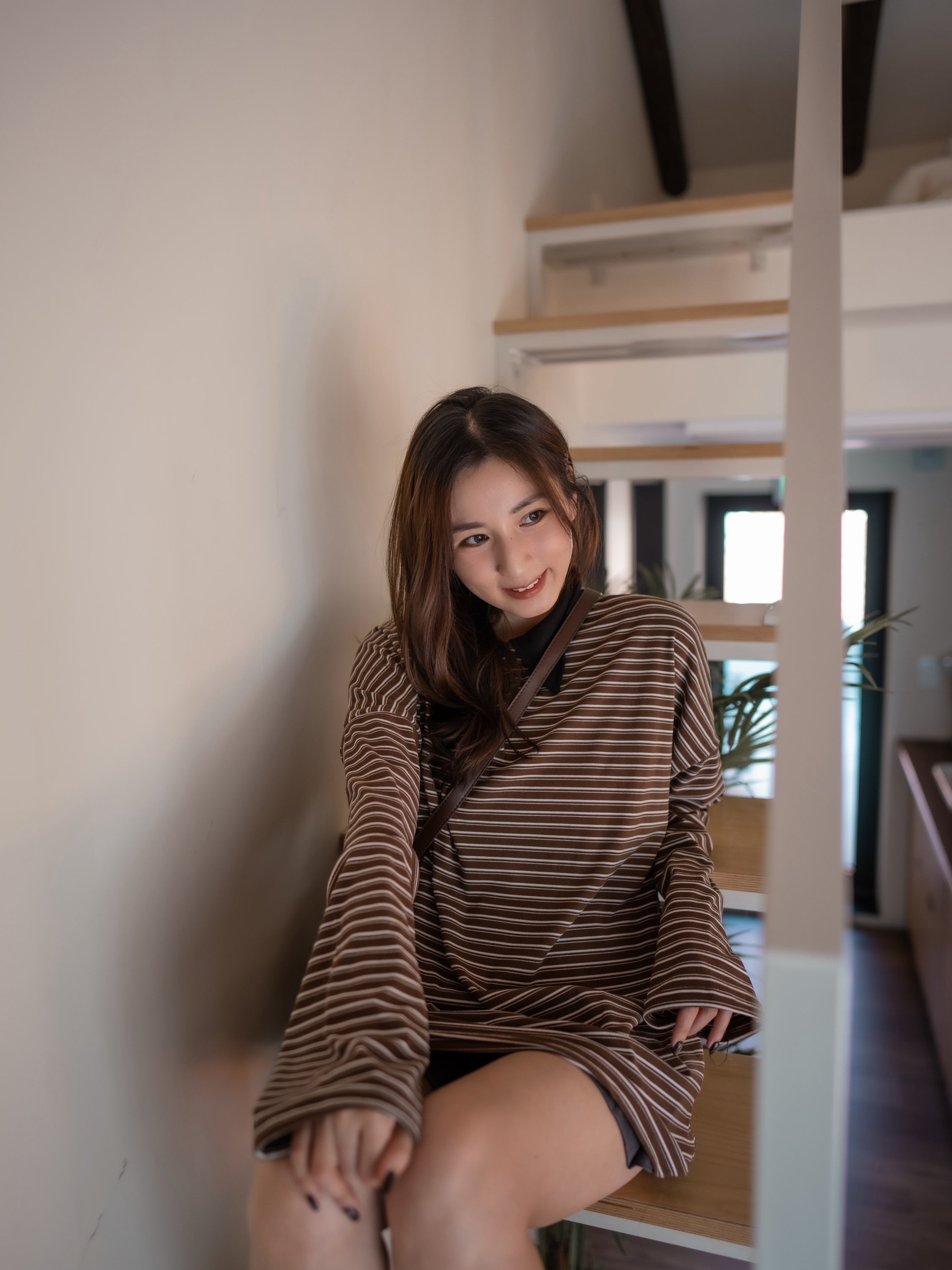 【秋冬的連線🍁】蜜桃絨細條紋Polo Oversized top［兩色入］