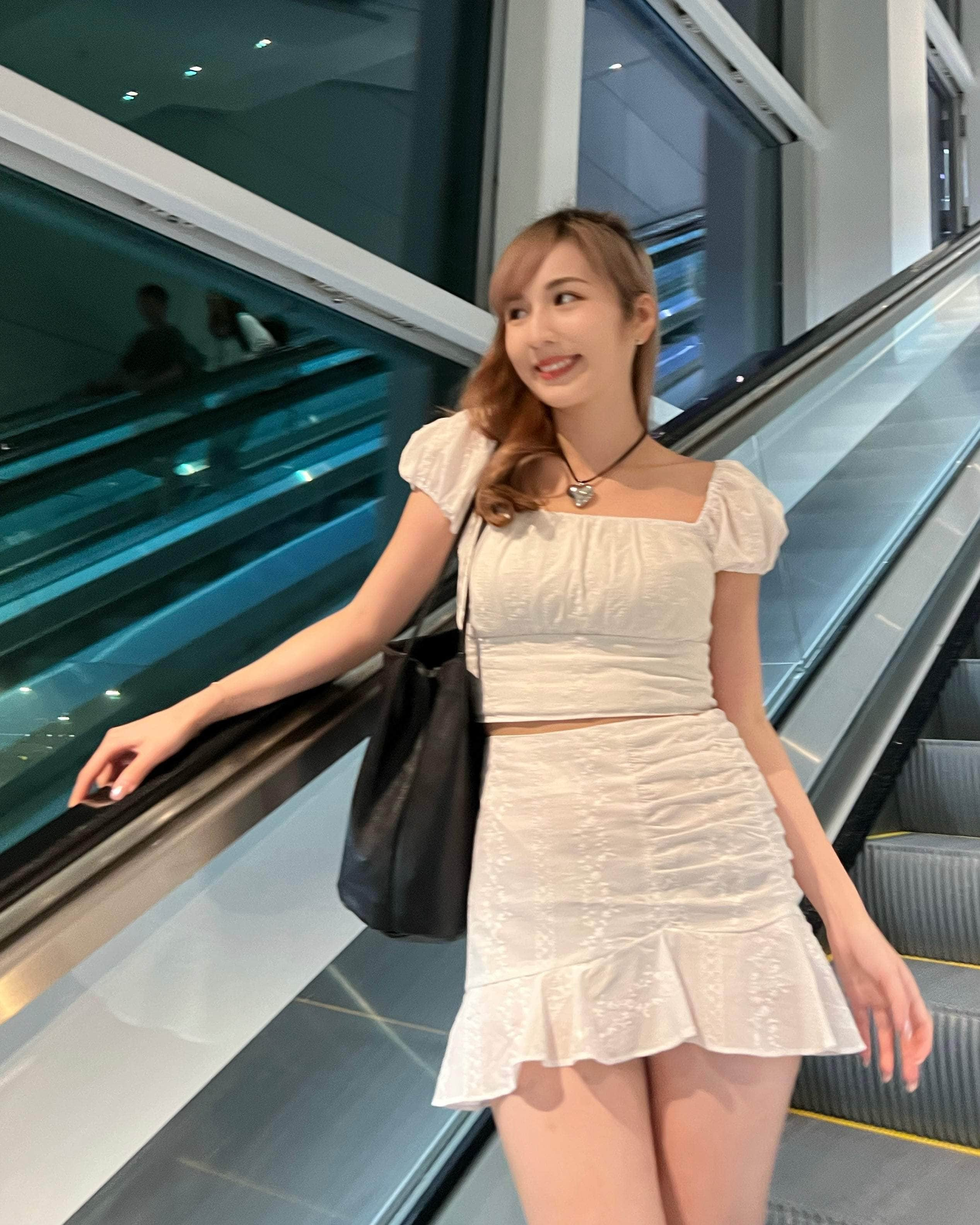 韓國服飾 套裝韓國 機場OOTD ✈️ 上衣可2-ways !! 超美花花刺繡套裝🧝🏻‍♀️