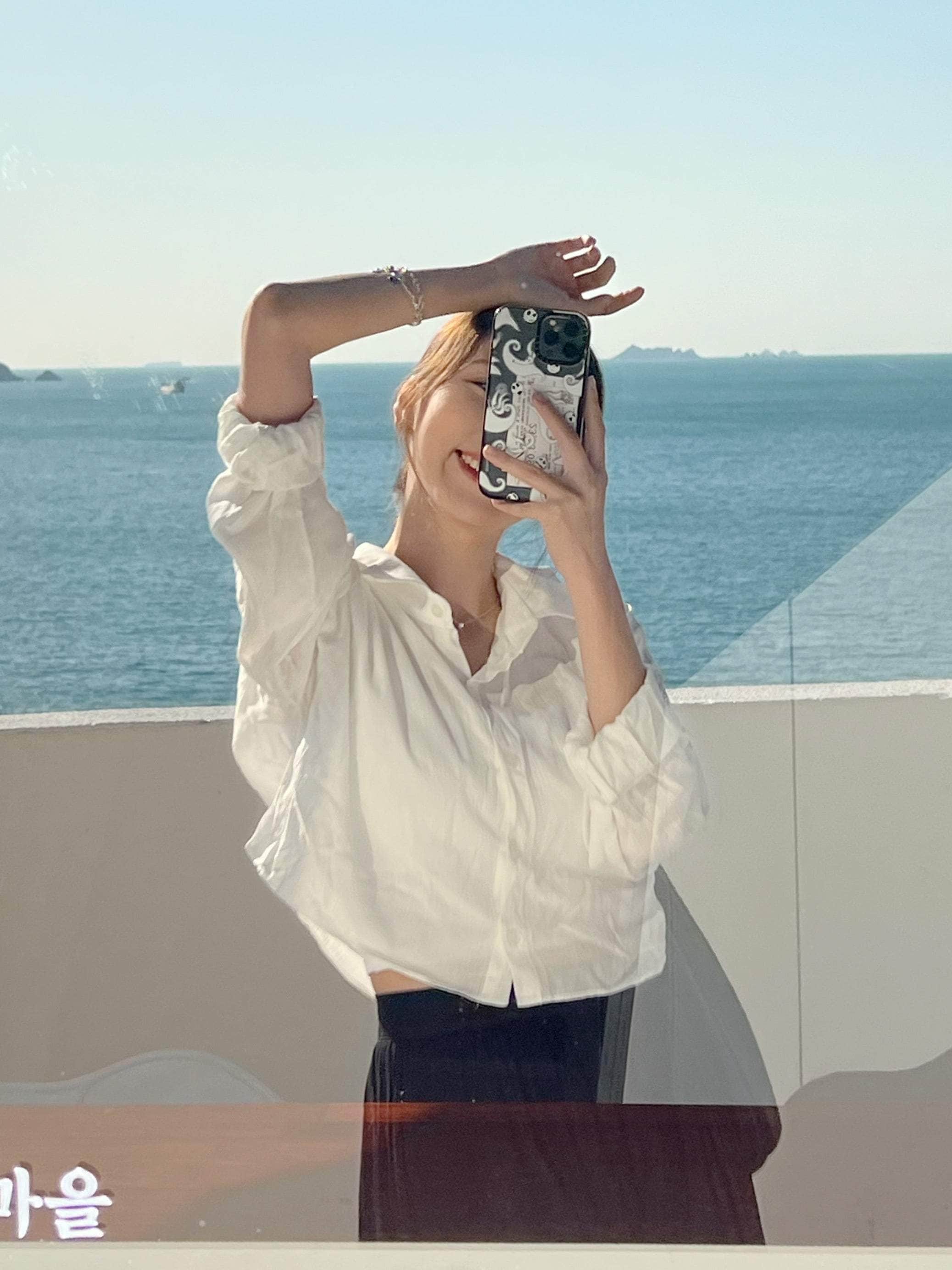 韓國服飾 🧡DAY2韓國SS23親身搜羅🇰🇷🌻 樹枝紋氣質短薄襯衫［兩色入］